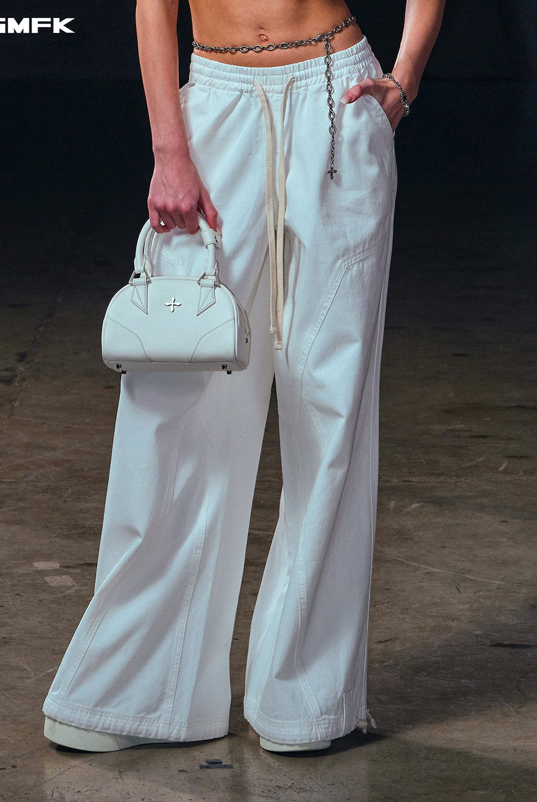 SMFK Wide Leg Cotton Cargo Sweatpants in White - On Female Model