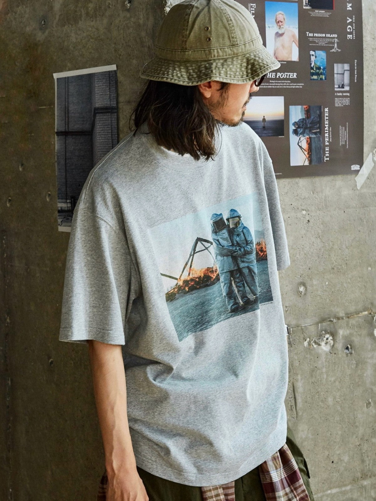 USAGE Vintage Photo Print Cotton T Shirt in Gray - On Male Model