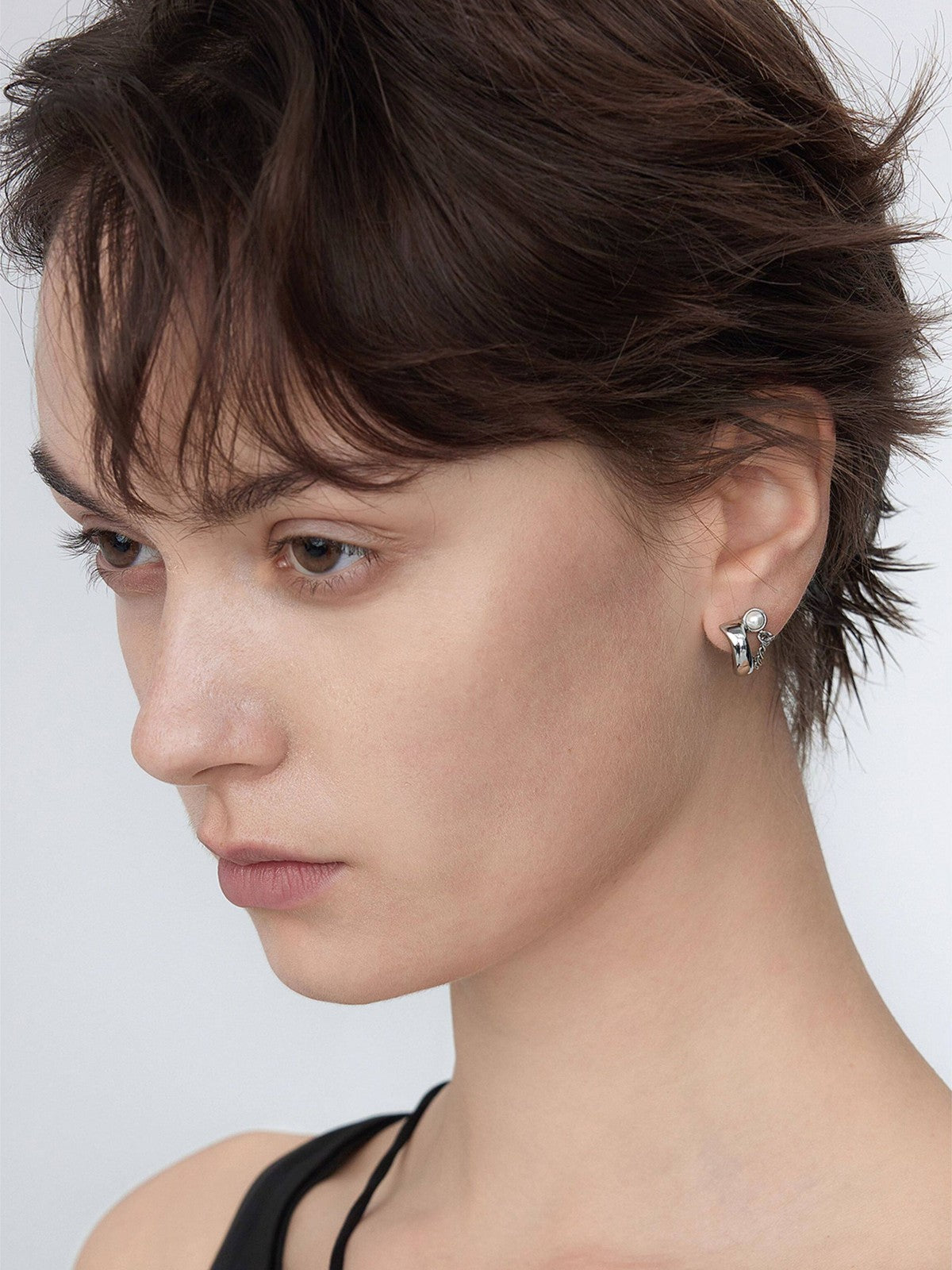 BLACKHEAD Pearl Chain C Shape Earrings in Silver - On Female Model