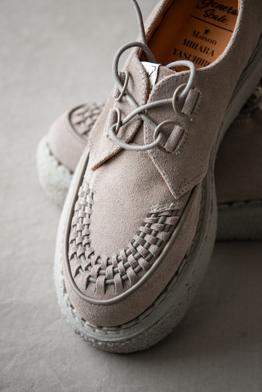SOD Woven Suede Platform Sneakers in Gray - Detail