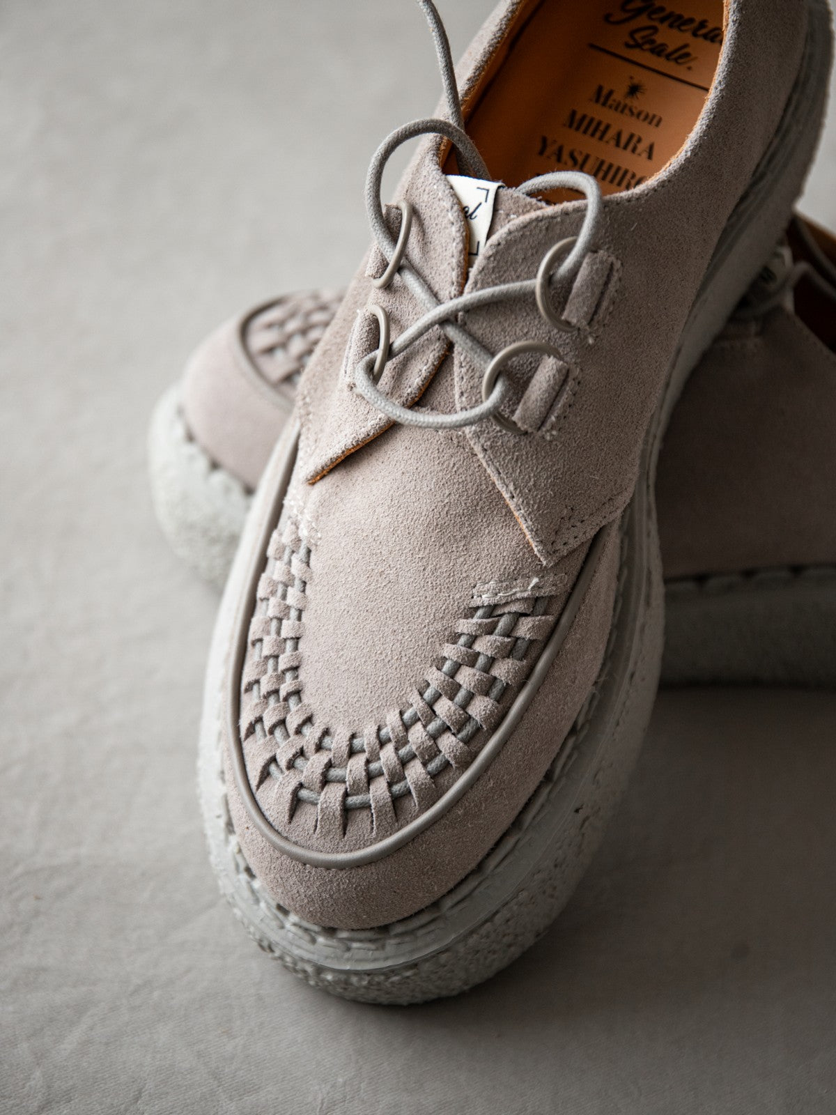 SOD Woven Suede Platform Sneakers in Gray - Detail
