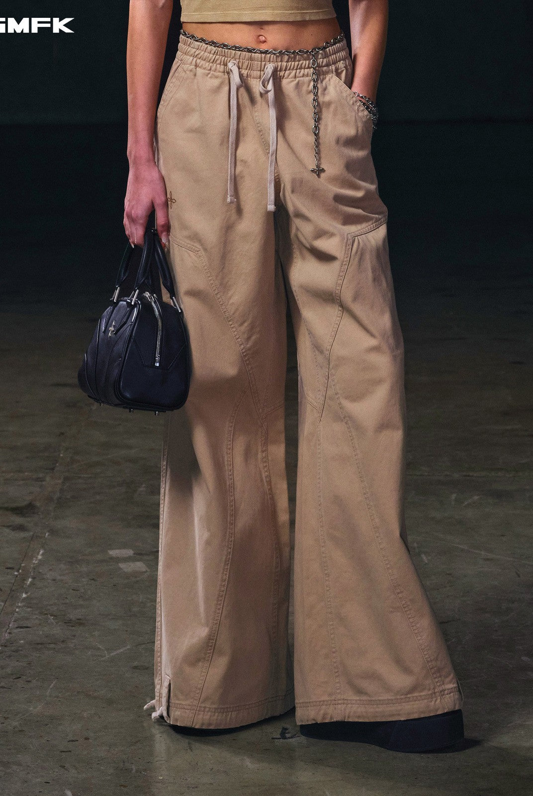 SMFK Wide Leg Cotton Cargo Sweatpants in Beige - On Female Model