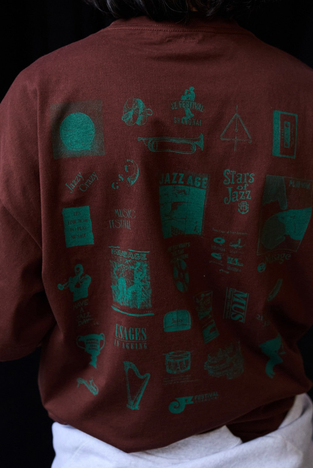 USAGE JZ Festival Graphic Cotton T Shirt in Brown - On Model