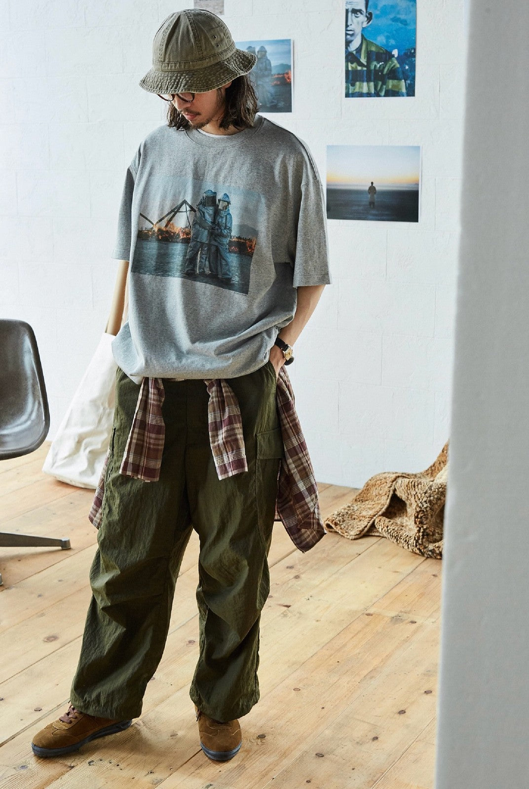USAGE Vintage Photo Print Cotton T Shirt in Gray - On Male Model