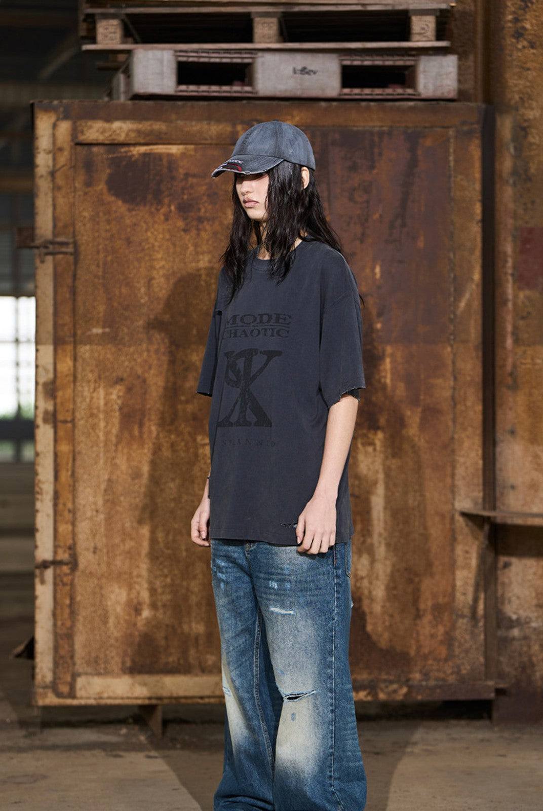 BLINDNOPLAN Distressed Washed Graphic Cotton T Shirt in Gray - On Female Model