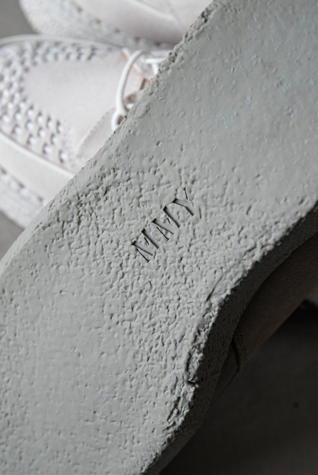 SOD Woven Suede Platform Sneakers in Gray - Detail