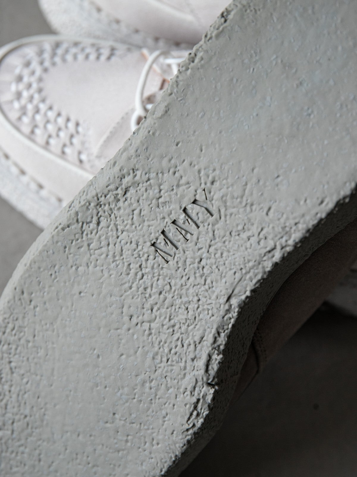 SOD Woven Suede Platform Sneakers in Gray - Detail