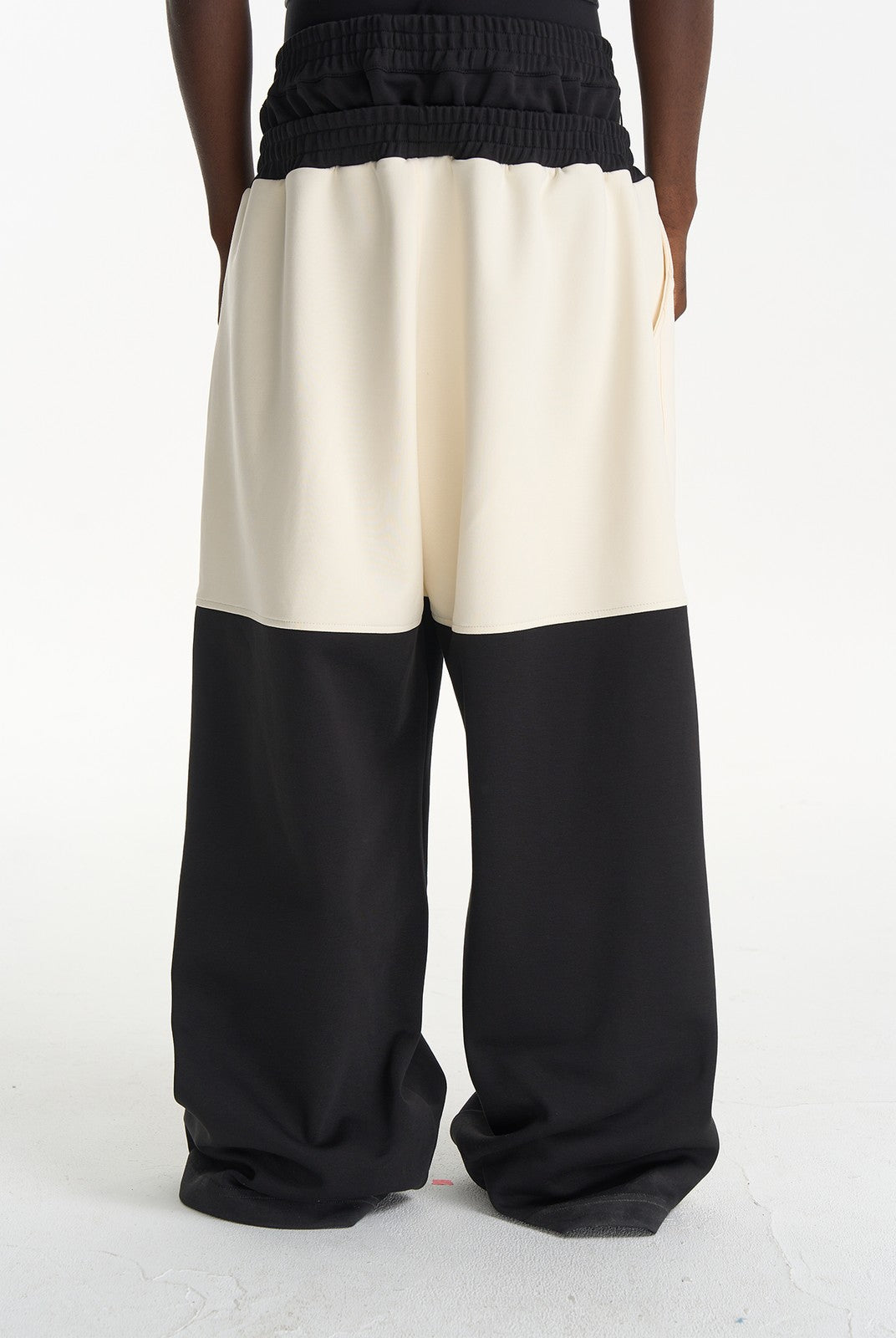 BLINDNOPLAN Color Block Wide Leg Sweatpants in Black - On Model