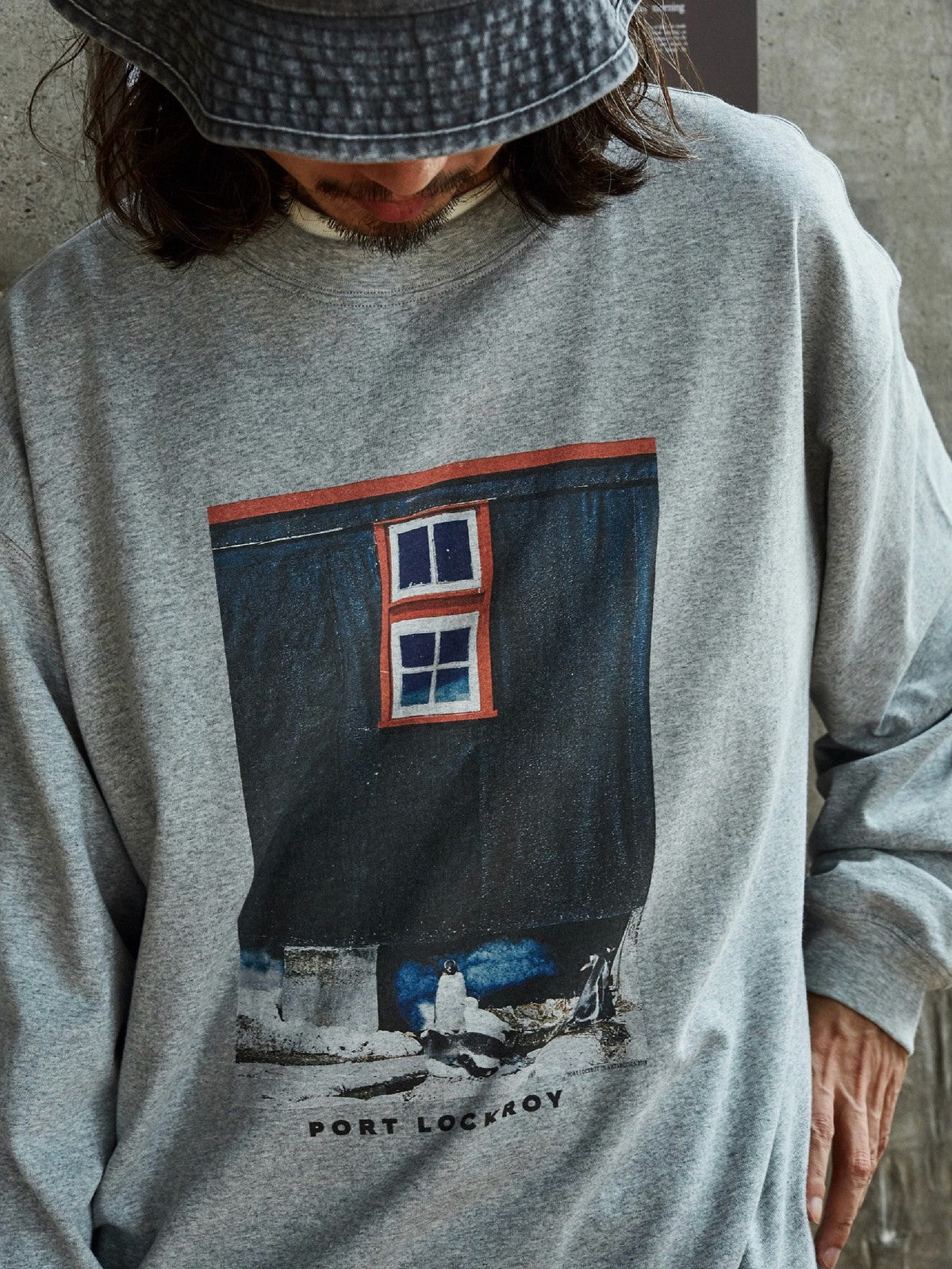USAGE Air Spun Cotton Graphic T Shirt in Gray - On Male Model