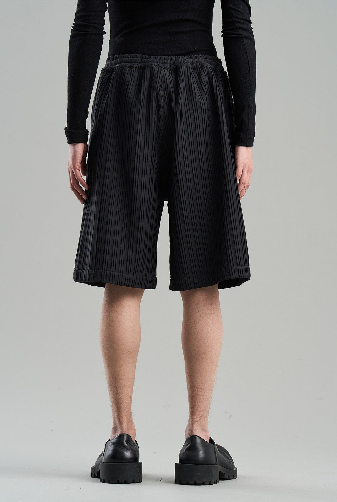 BLINDNOPLAN Textured Rivet Suit Shorts in Black - On Model