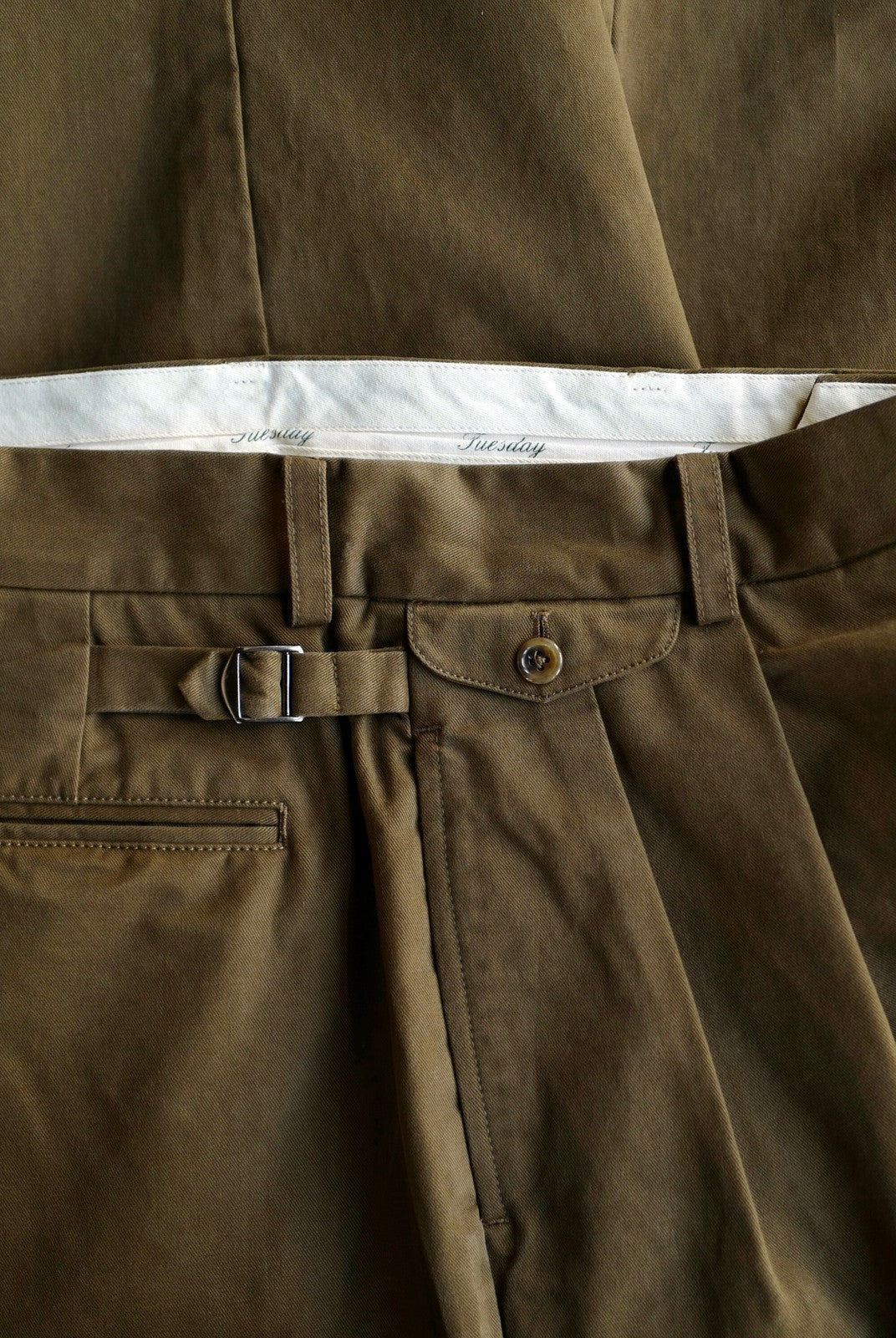 USAGE Pleated Cotton Twill Chinos in Olive - Detail