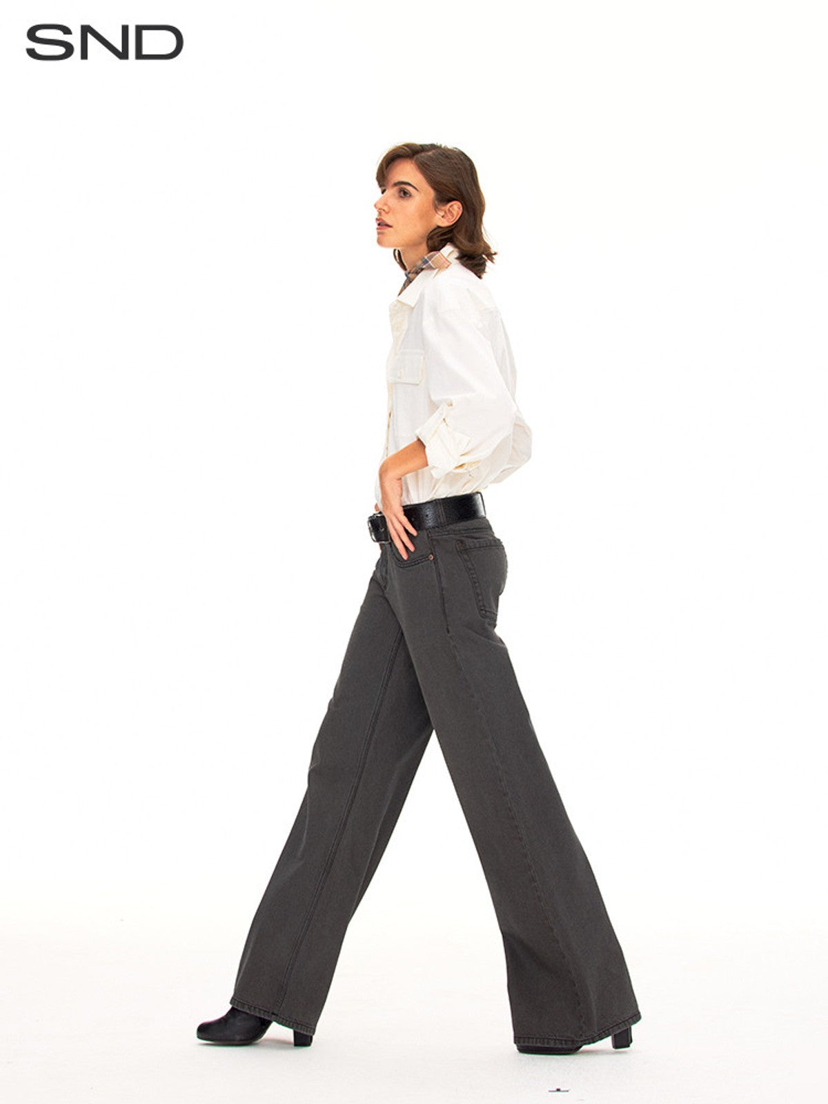 FaxCopyExpress Vintage Wash Gray Jeans in Gray - On Female Model