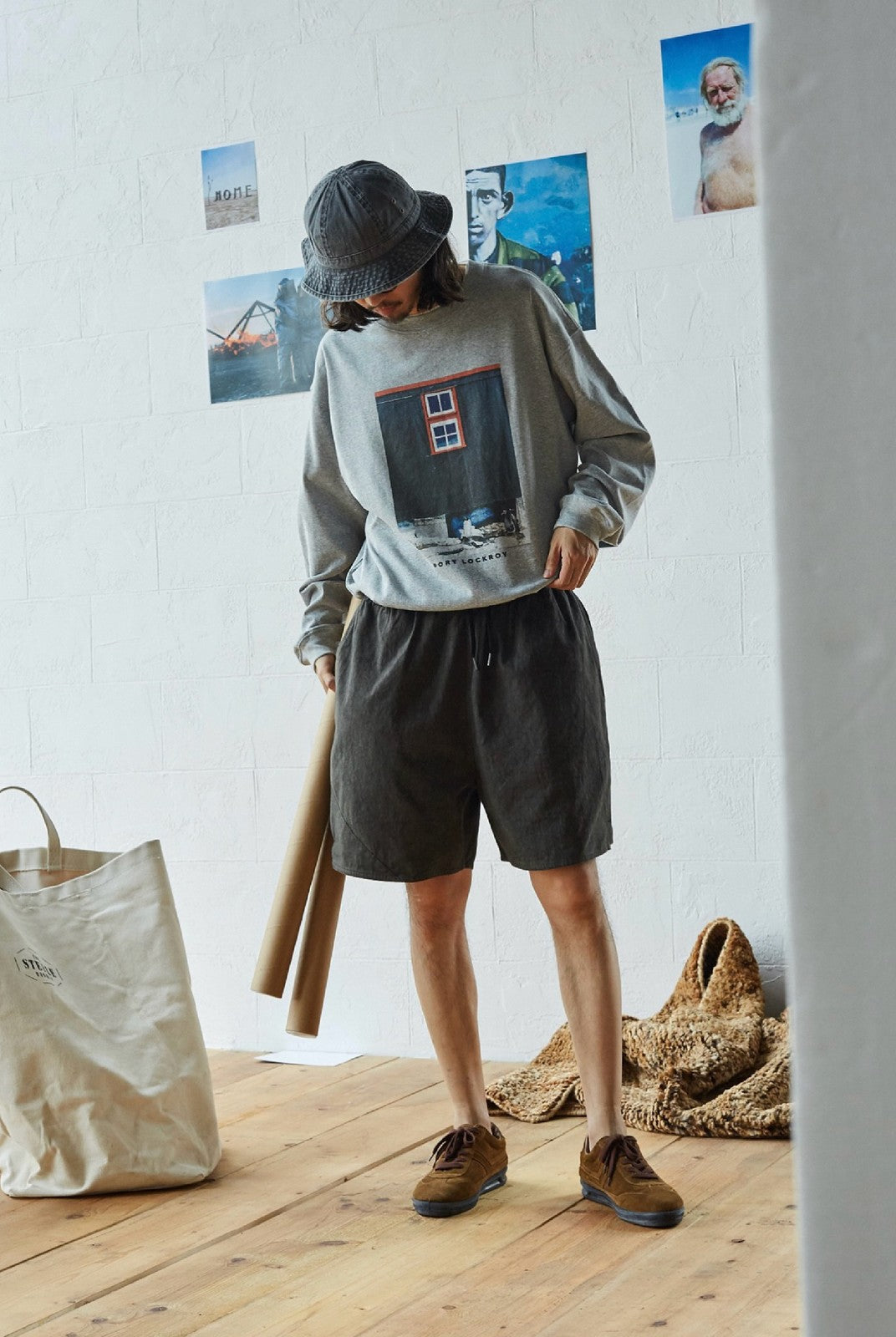 USAGE Air Spun Cotton Graphic T Shirt in Gray - On Male Model