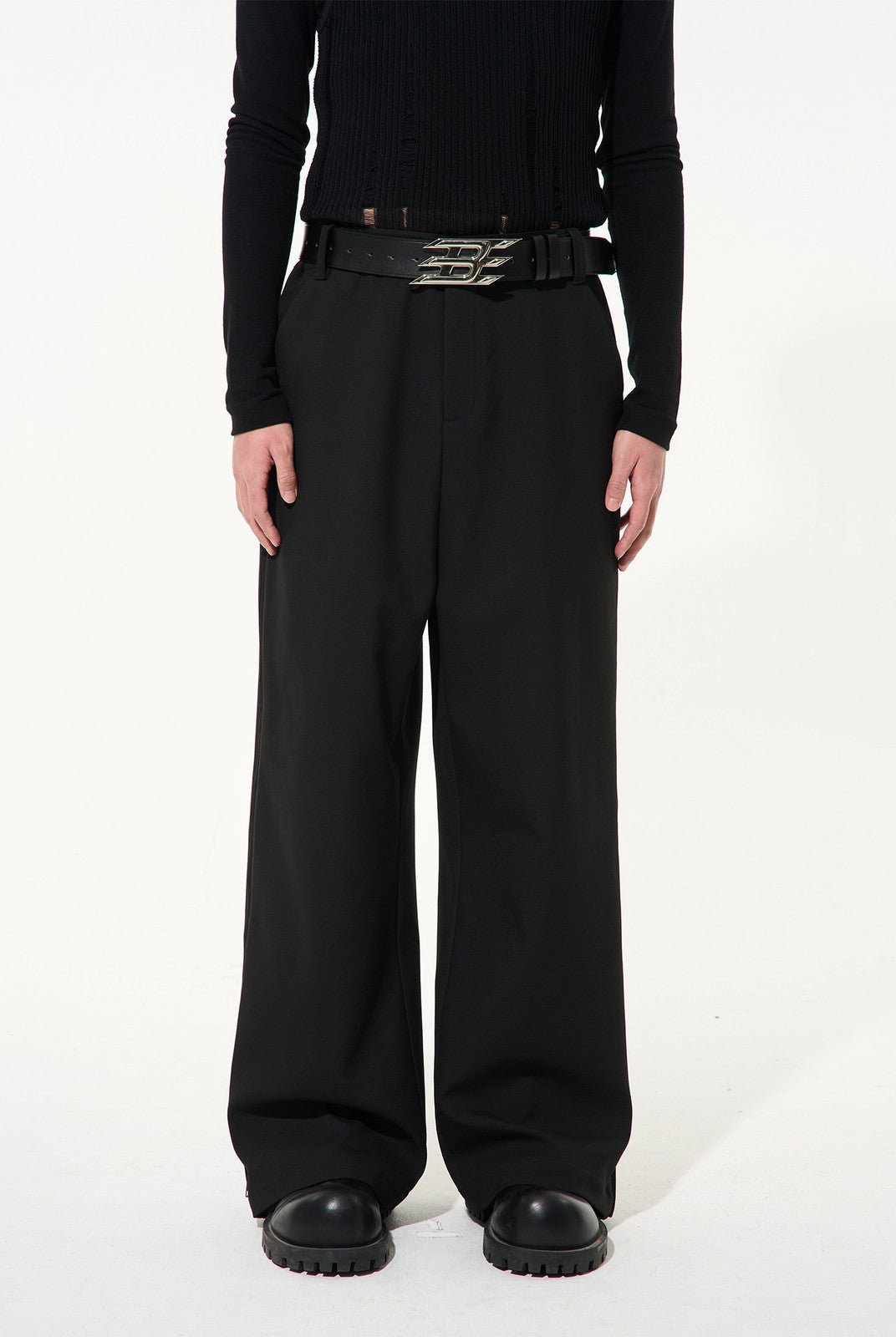 BLINDNOPLAN Side Zip Adjustable Wide Leg Trousers in Black - On Model