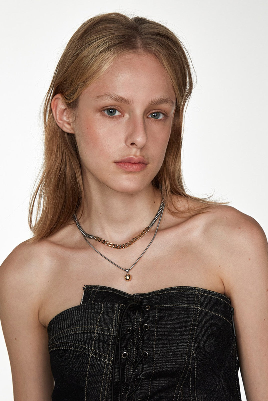 BLACKHEAD Two Tone Spliced Chain Necklace in Gray - On Female Model