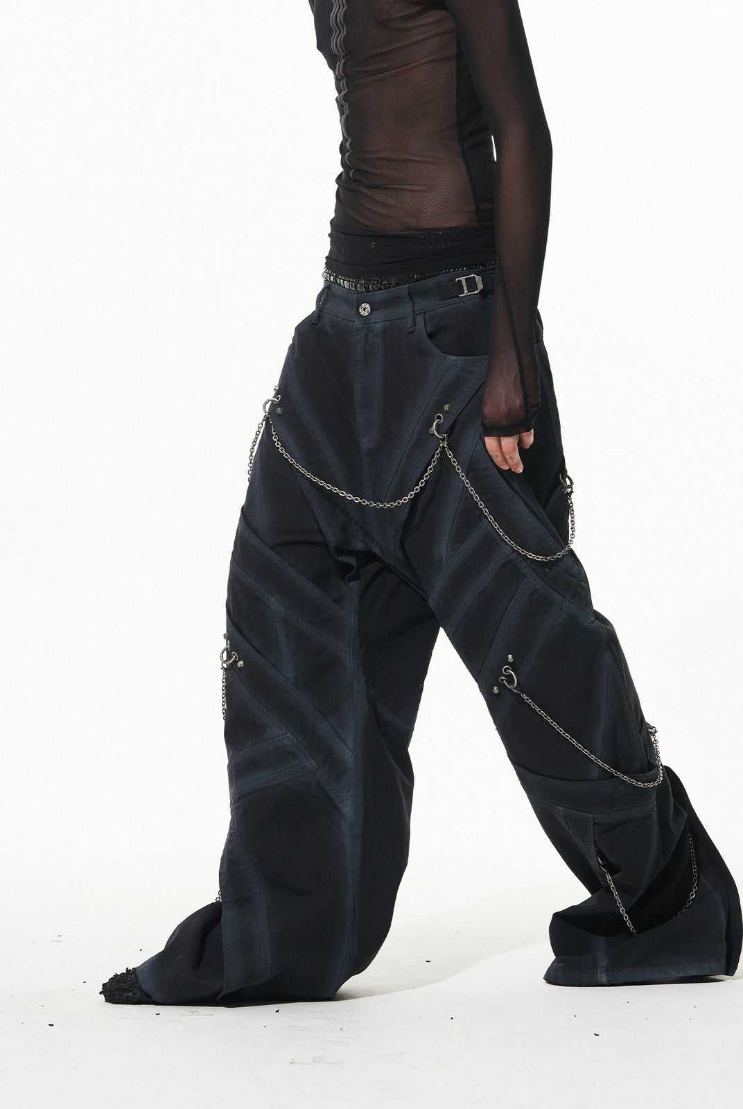 BLINDNOPLAN Chain Decorated Washed Cargo Pants in Black - On Model