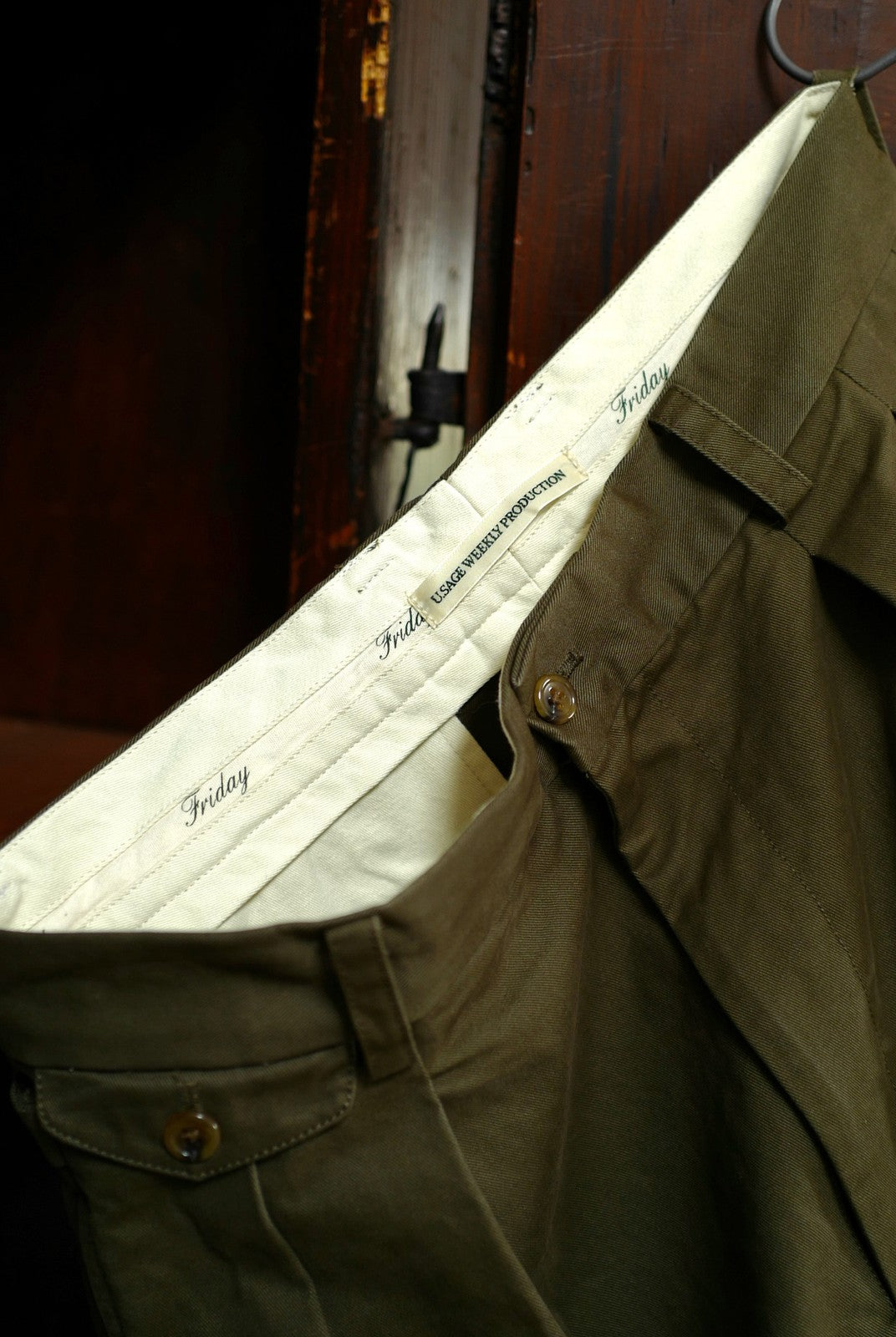 USAGE Pleated Cotton Twill Chinos in Olive - Lifestyle