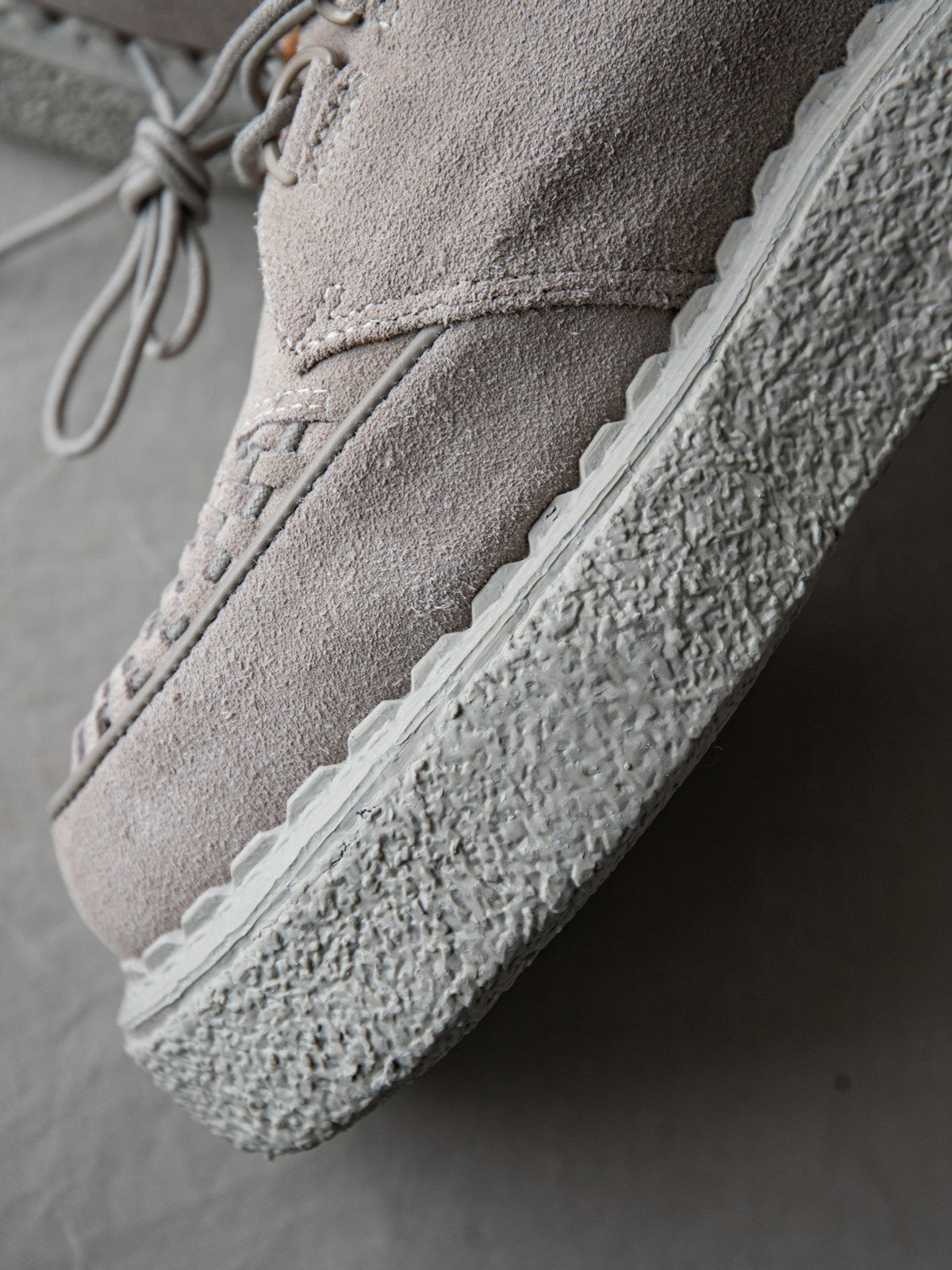 SOD Woven Suede Platform Sneakers in Gray - Detail