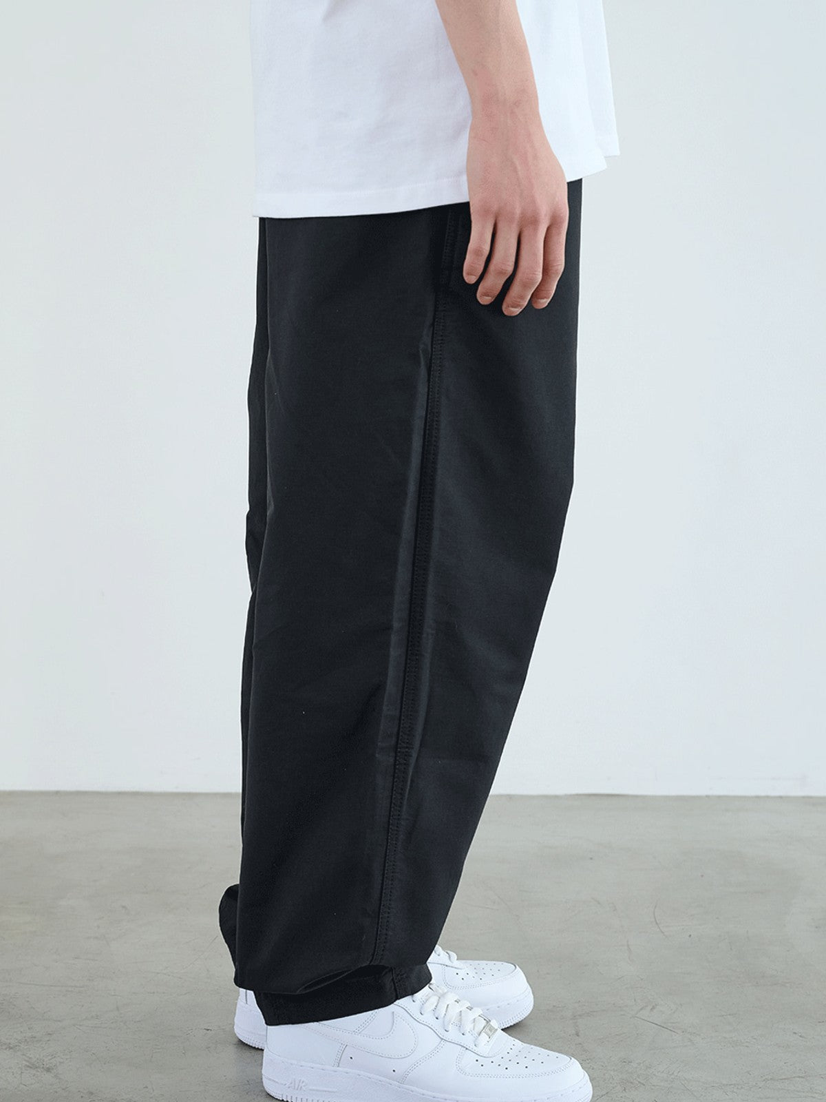 SOD Belted Cotton Nylon Tapered Pants in Black - On Model