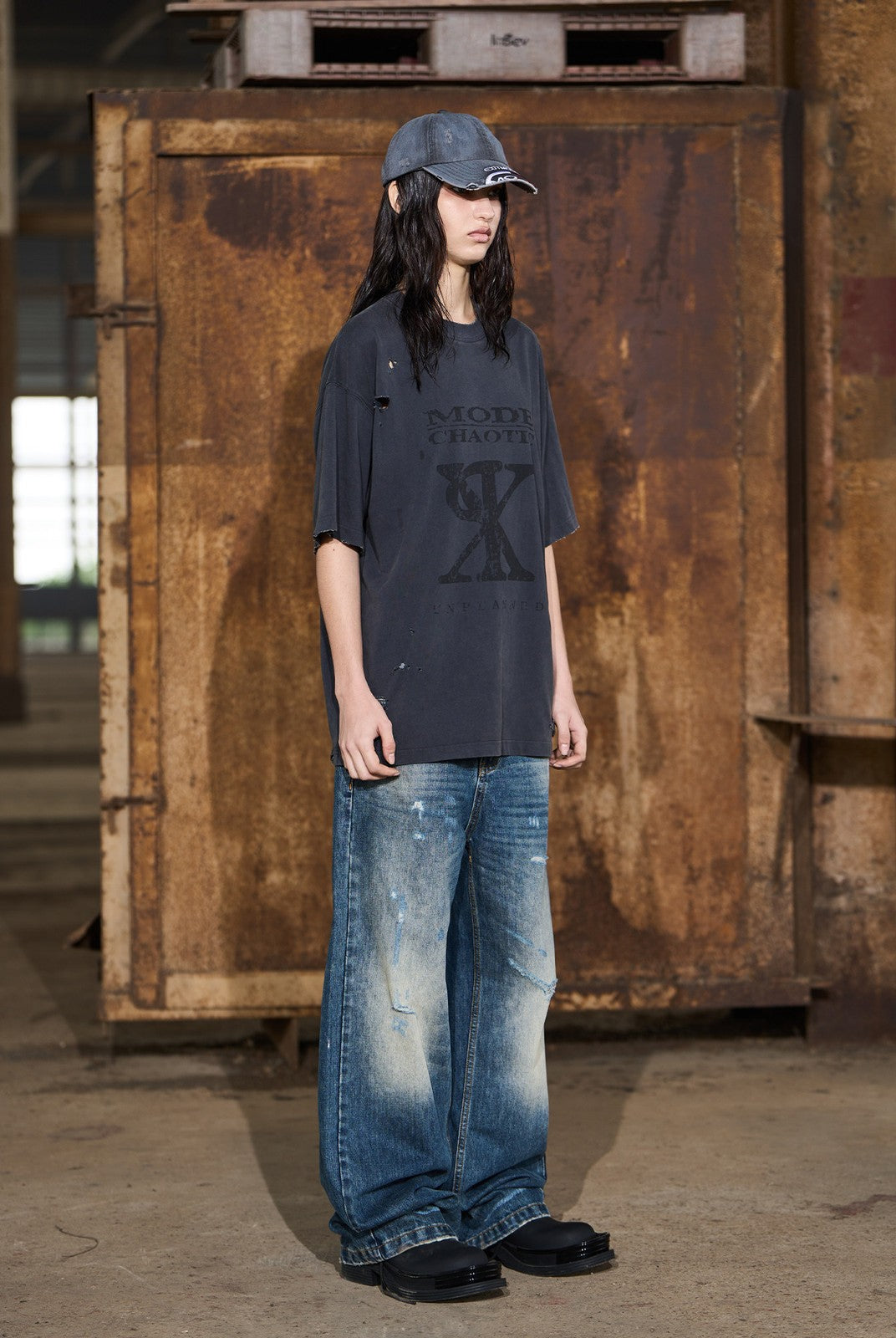 BLINDNOPLAN Distressed Washed Graphic Cotton T Shirt in Gray - On Female Model