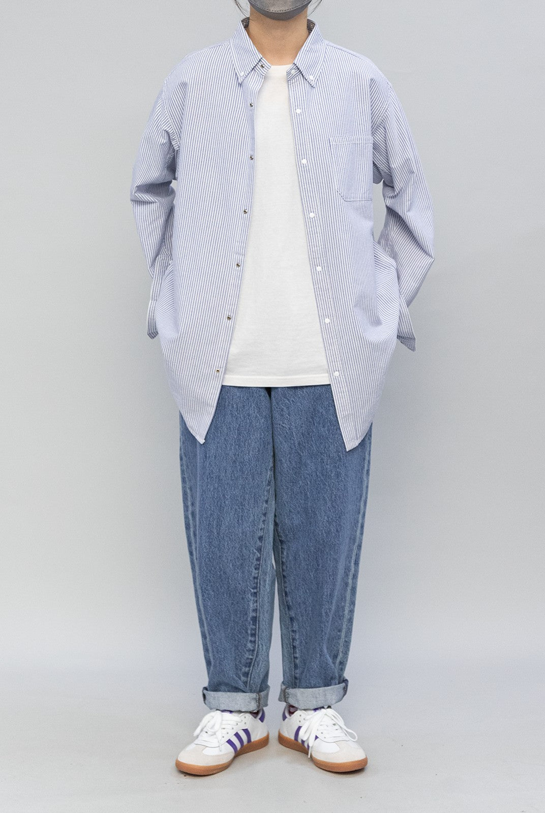 SOD Baggy Tapered Washed Jeans in Denim - On Model