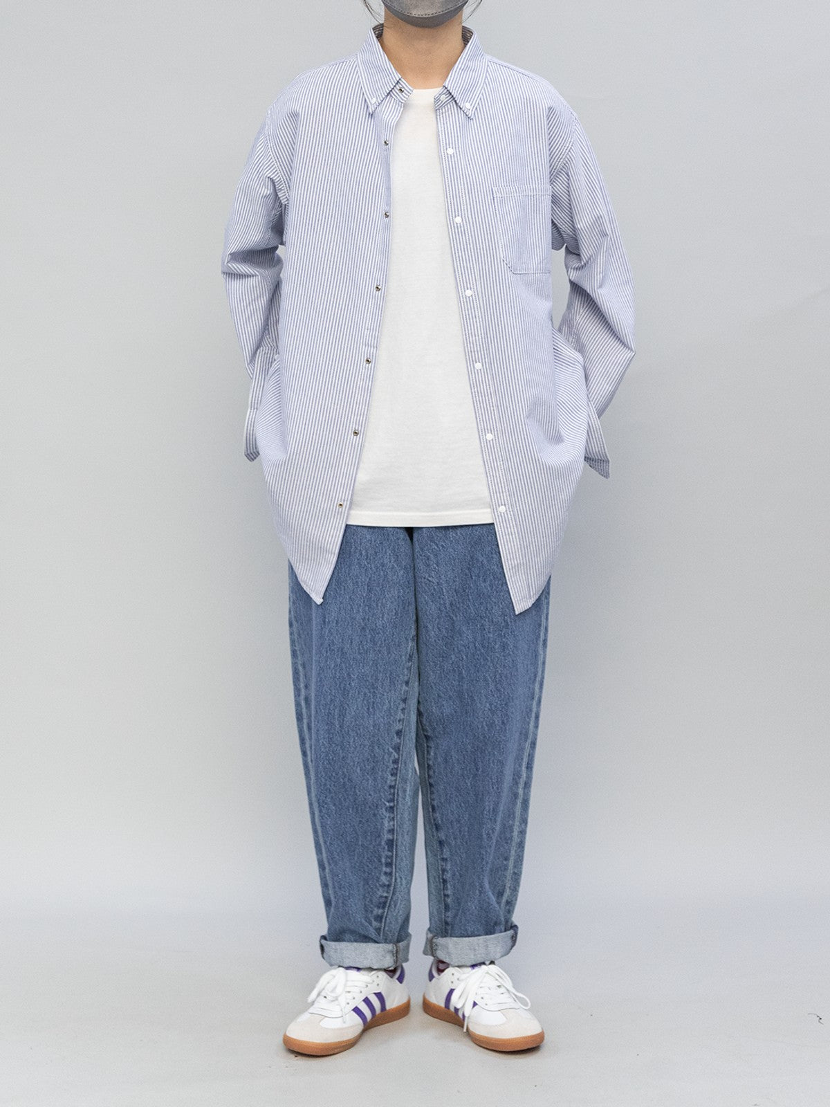 SOD Baggy Tapered Washed Jeans in Denim - On Model