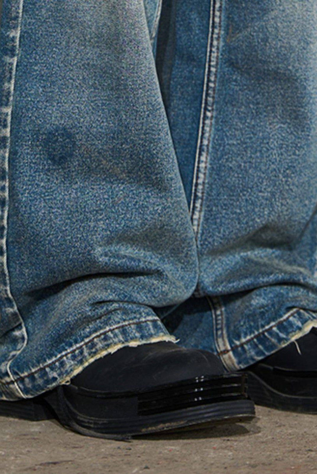BLINDNOPLAN Distressed Washed Straight Jeans in Blue - On Model