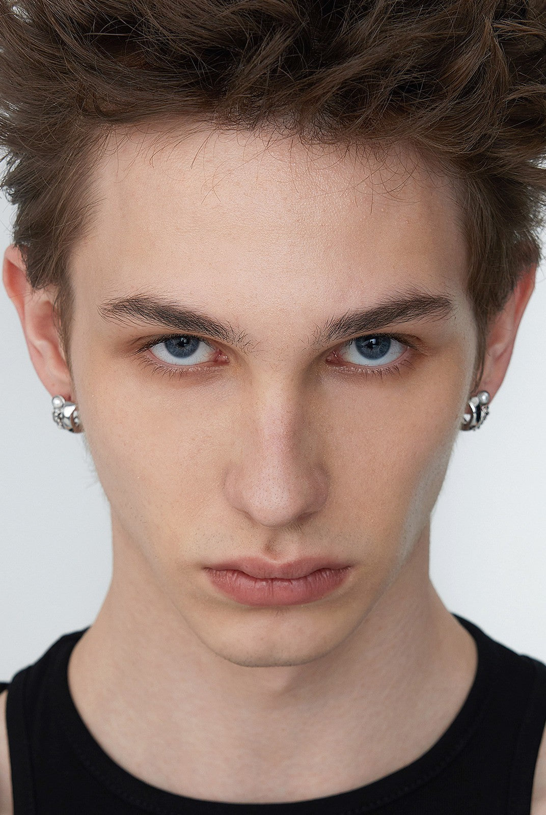 BLACKHEAD Pearl Chain C Shape Earrings in Silver - On Male Model