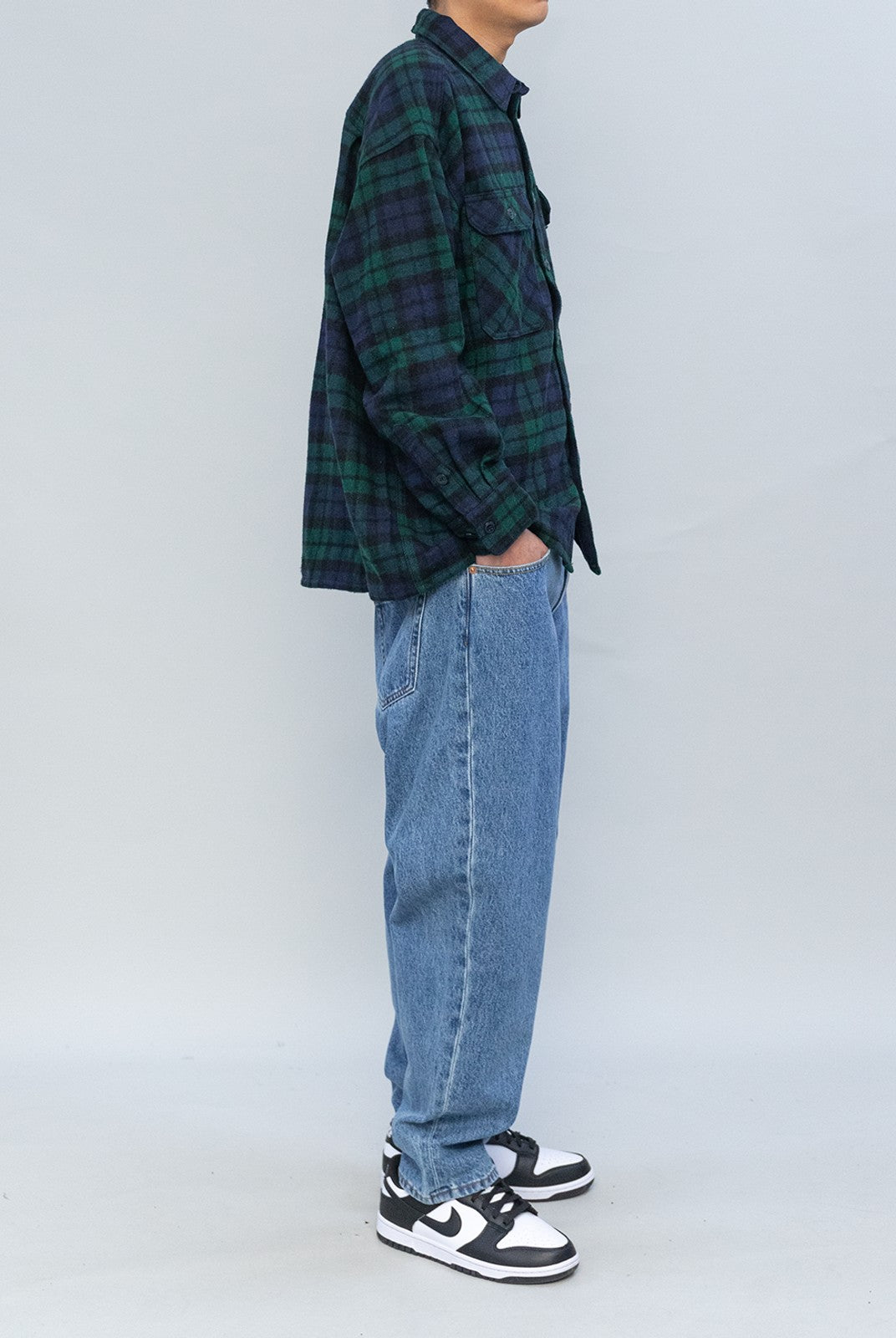 SOD Baggy Tapered Washed Jeans in Denim - On Male Model