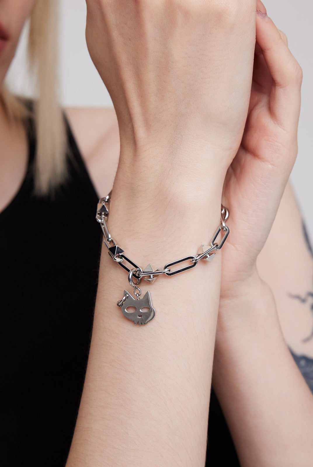 BLACKHEAD Double Layer Cat Charm Bracelet in Silver - On Female Model