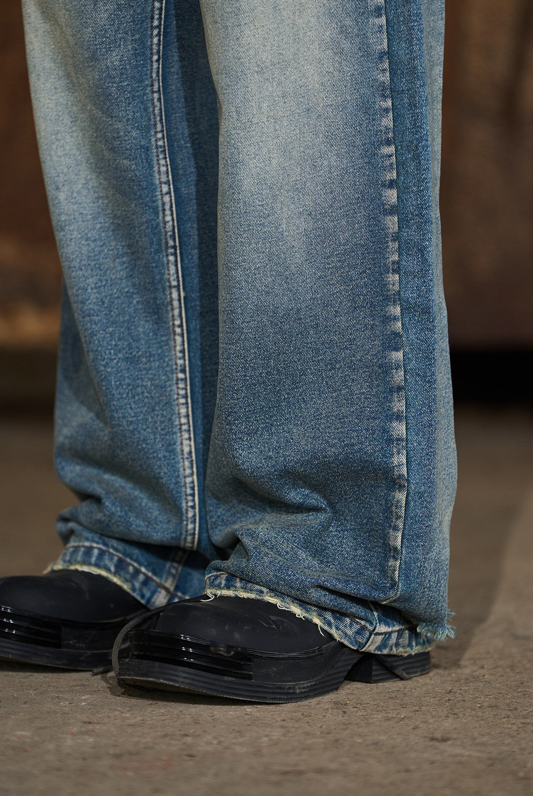 BLINDNOPLAN Distressed Washed Straight Jeans in Blue - On Model