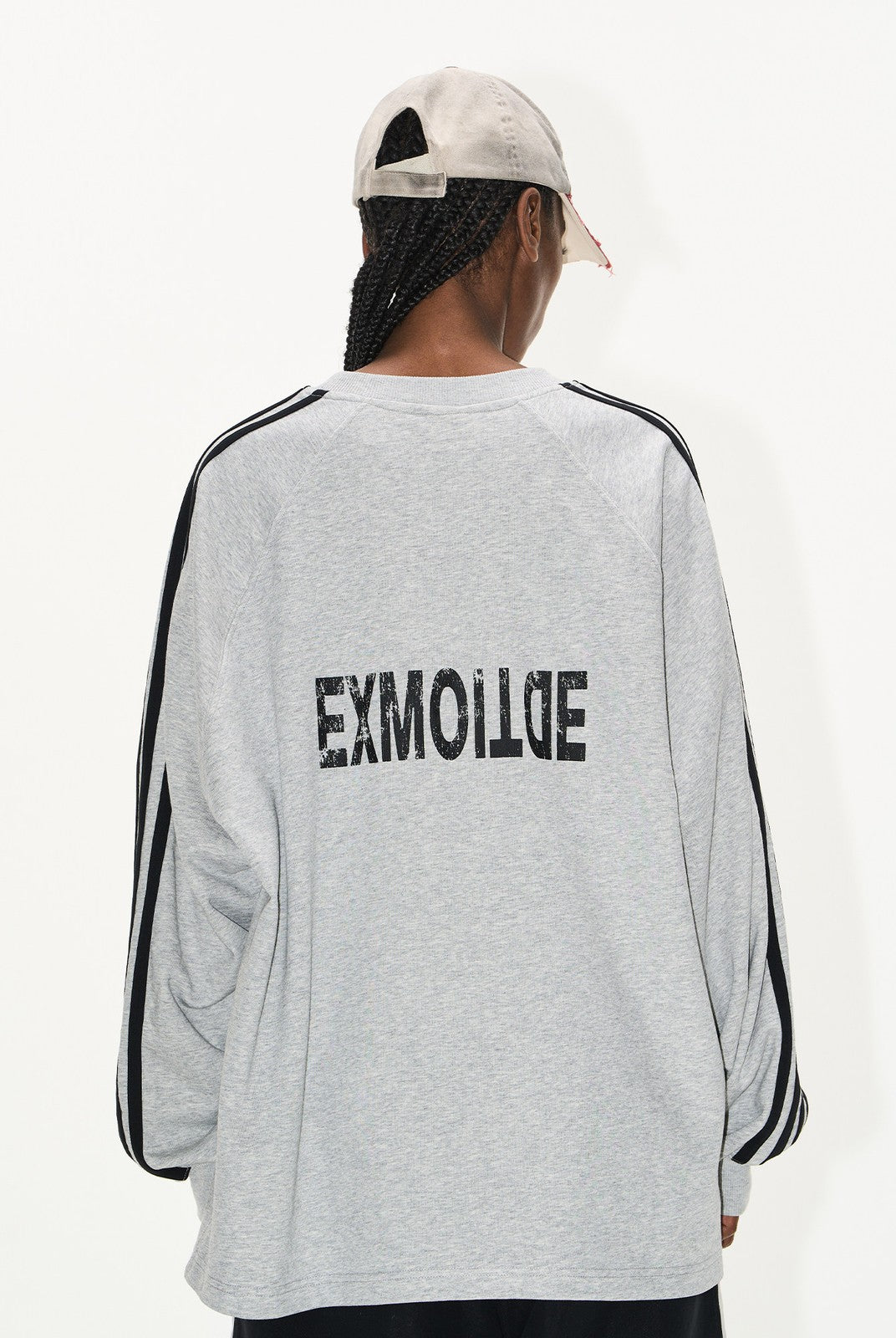 BLINDNOPLAN Color Block Graphic Raglan Sweatshirt in Gray - On Model