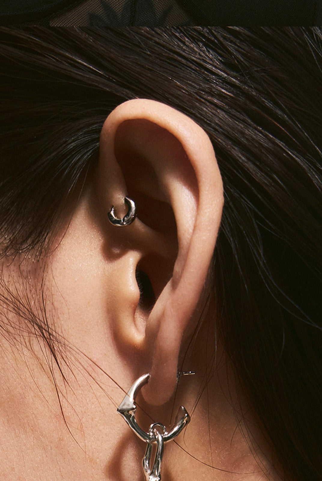 BLACKHEAD Manta Ray Mother of Pearl Drop Earrings in Silver - On Female Model