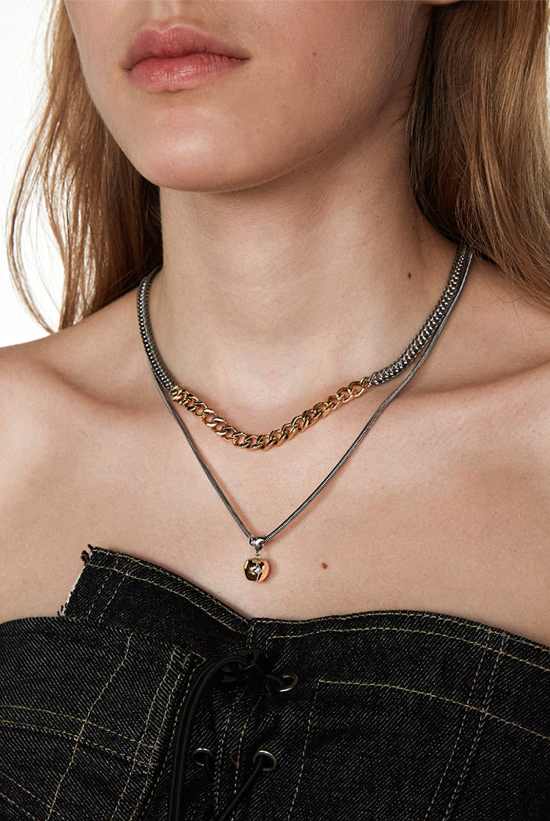 BLACKHEAD Two Tone Spliced Chain Necklace in Gray - On Female Model