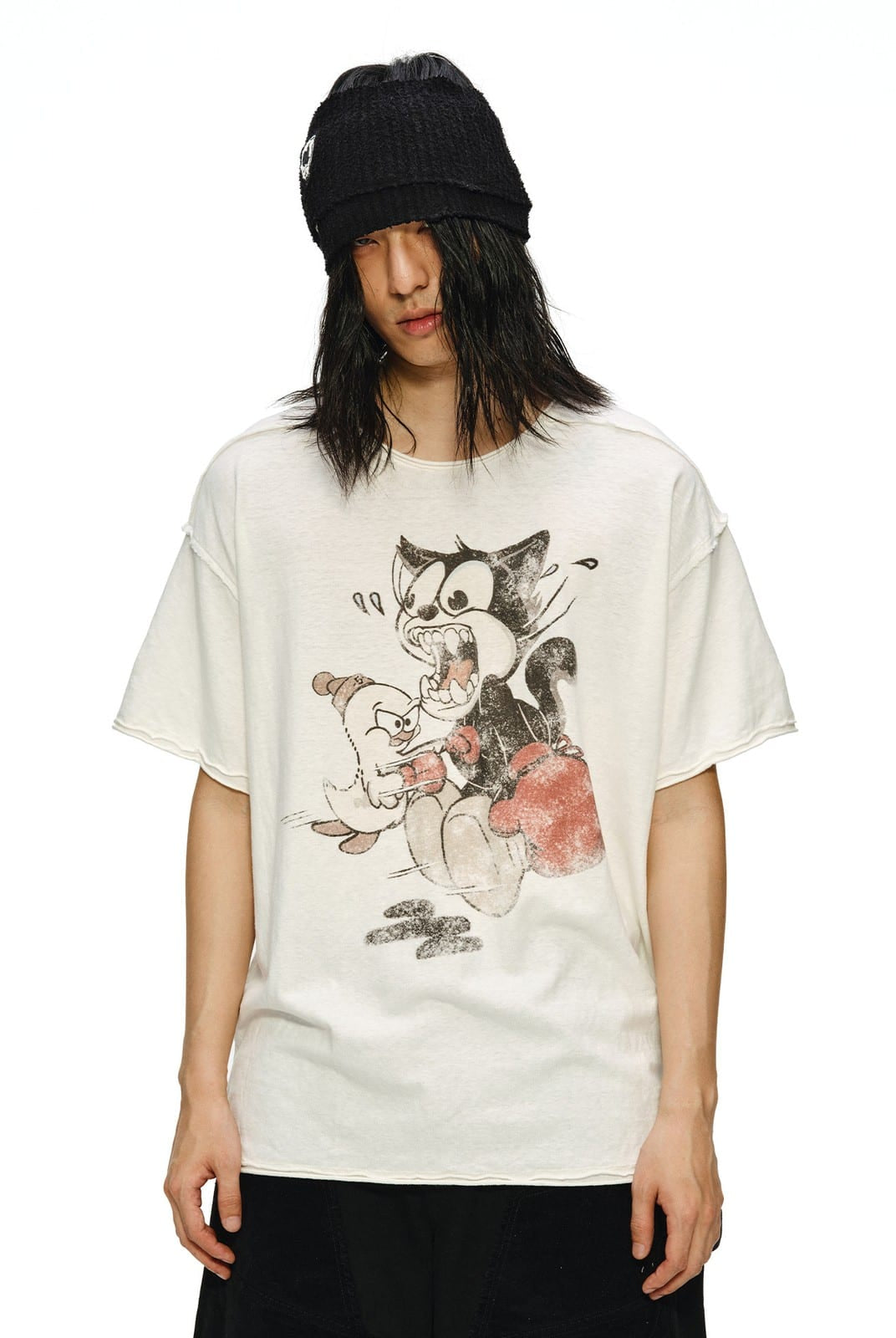 D5ove Vintage Boxing Print Cotton Linen T Shirt in White - On Male Model