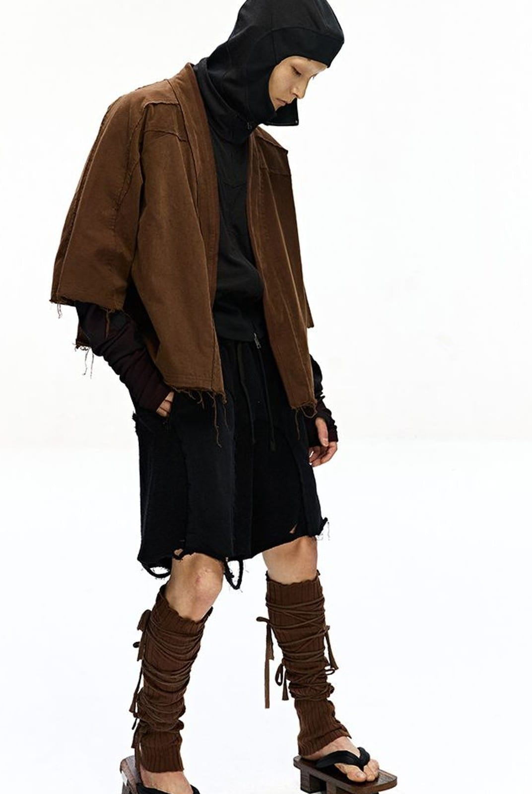 D5ove Raw Hem Boxy Short Sleeve Shirt in Dark Brown - On Model