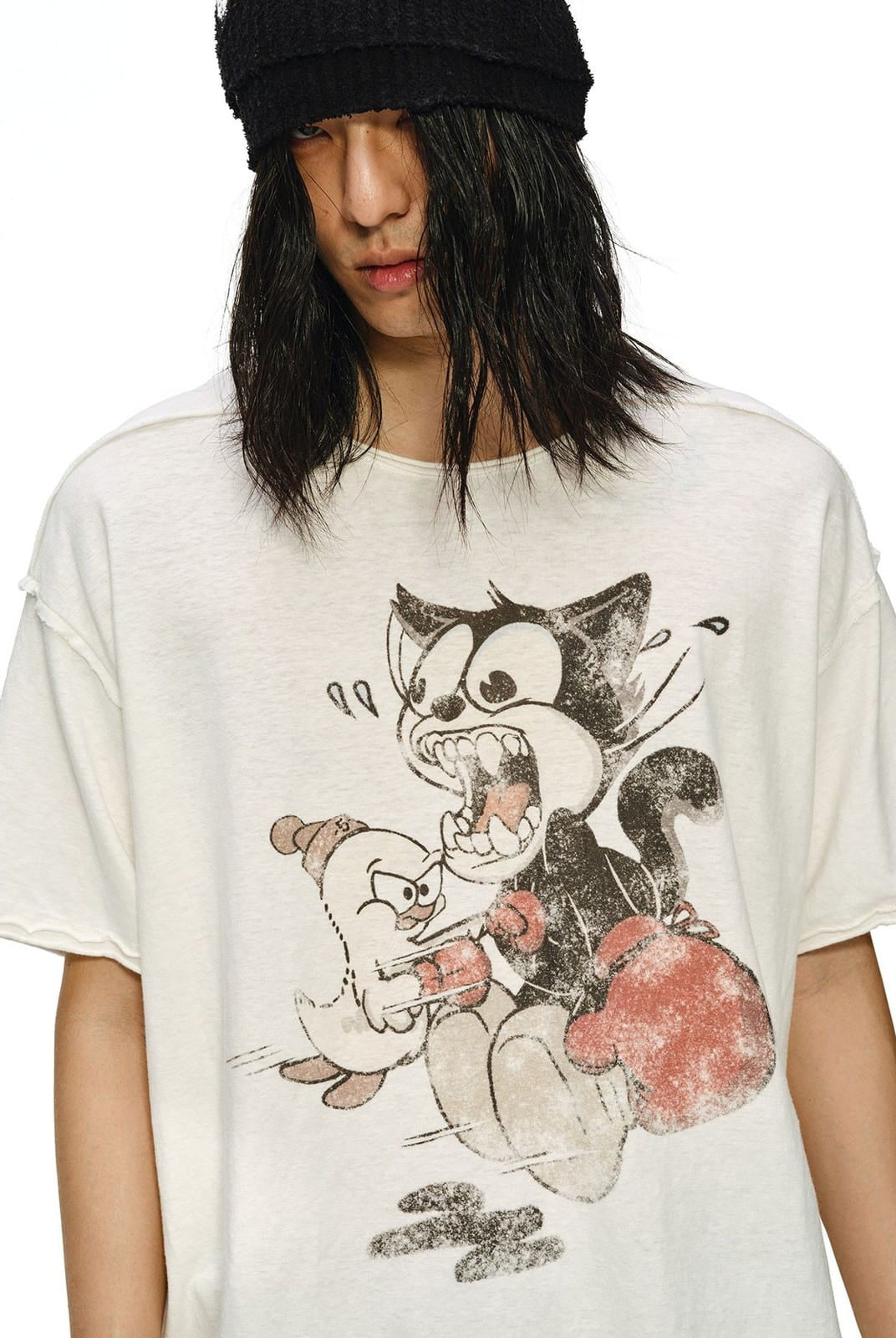 D5ove Vintage Boxing Print Cotton Linen T Shirt in White - On Male Model