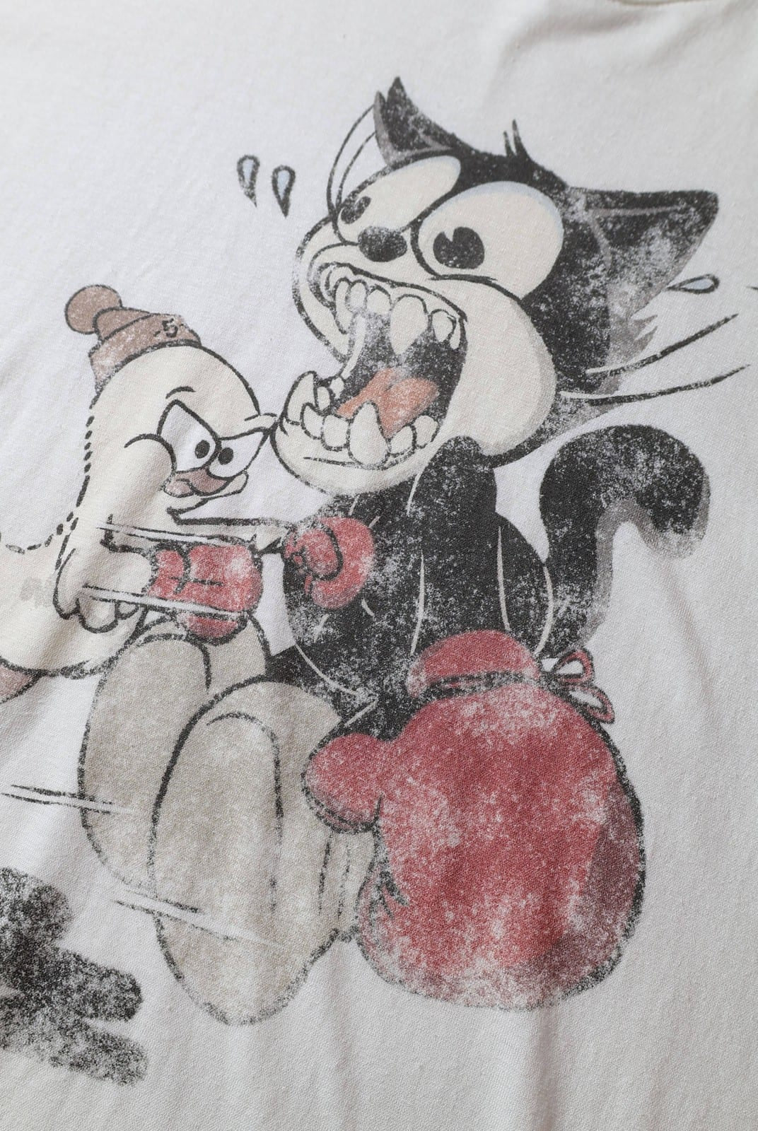 D5ove Vintage Boxing Print Cotton Linen T Shirt in White - Detail