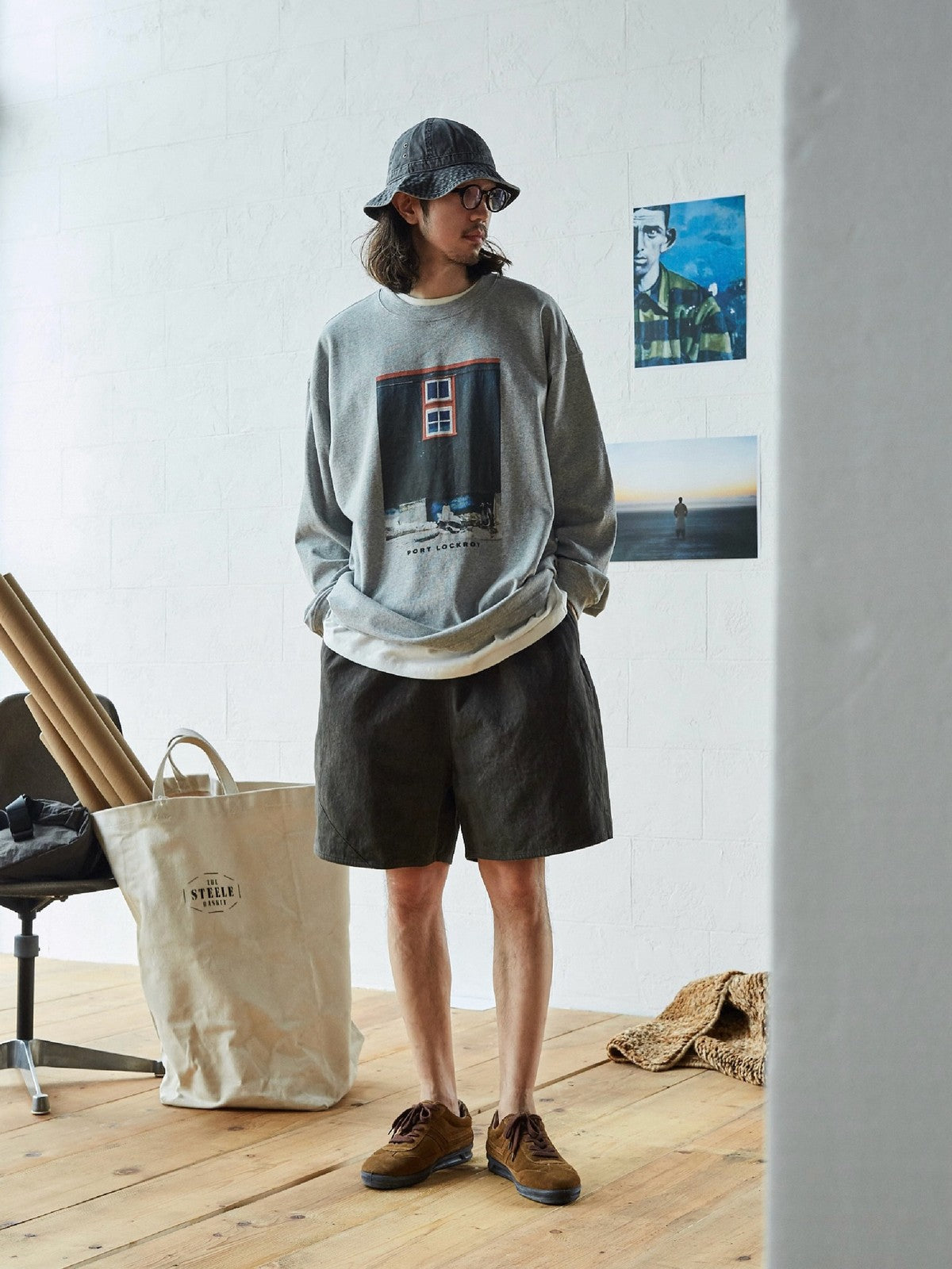 USAGE Air Spun Cotton Graphic T Shirt in Gray - On Male Model