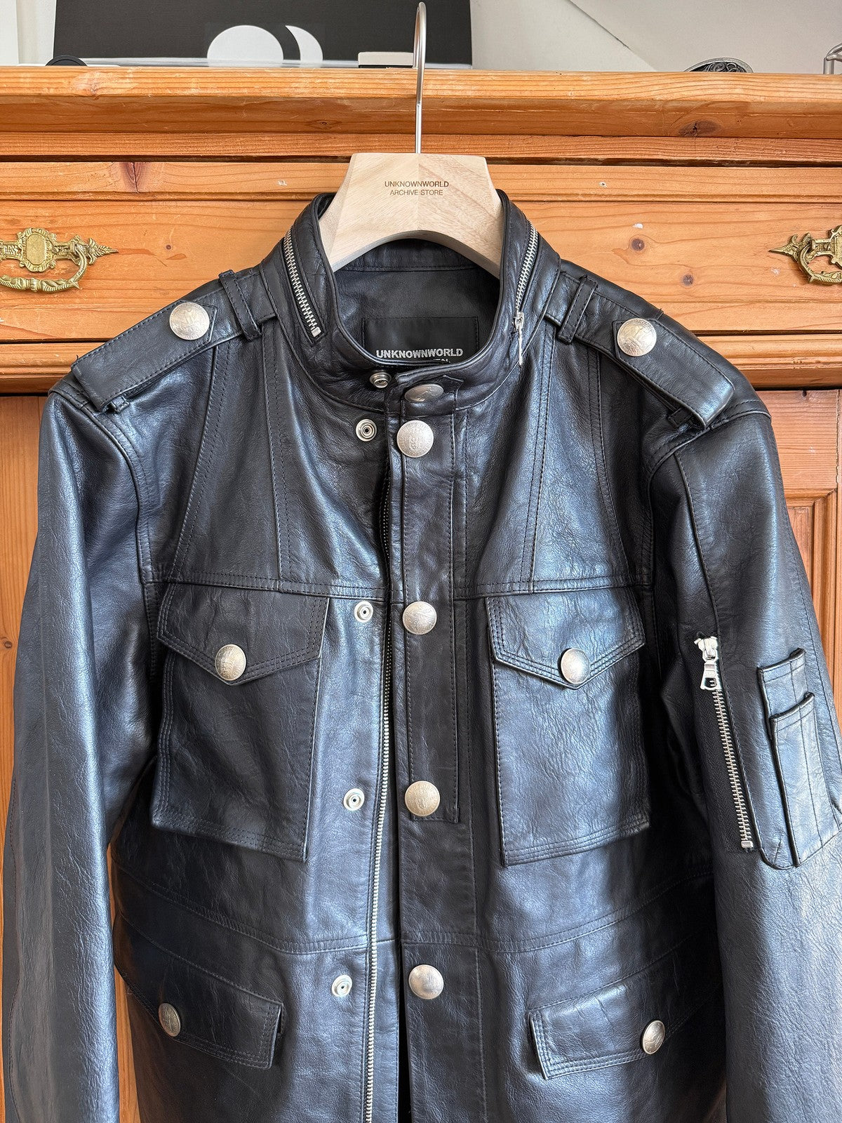 UNKNOWNWORLD Multi Pocket Horsehide Safari Jacket in Black - Lifestyle