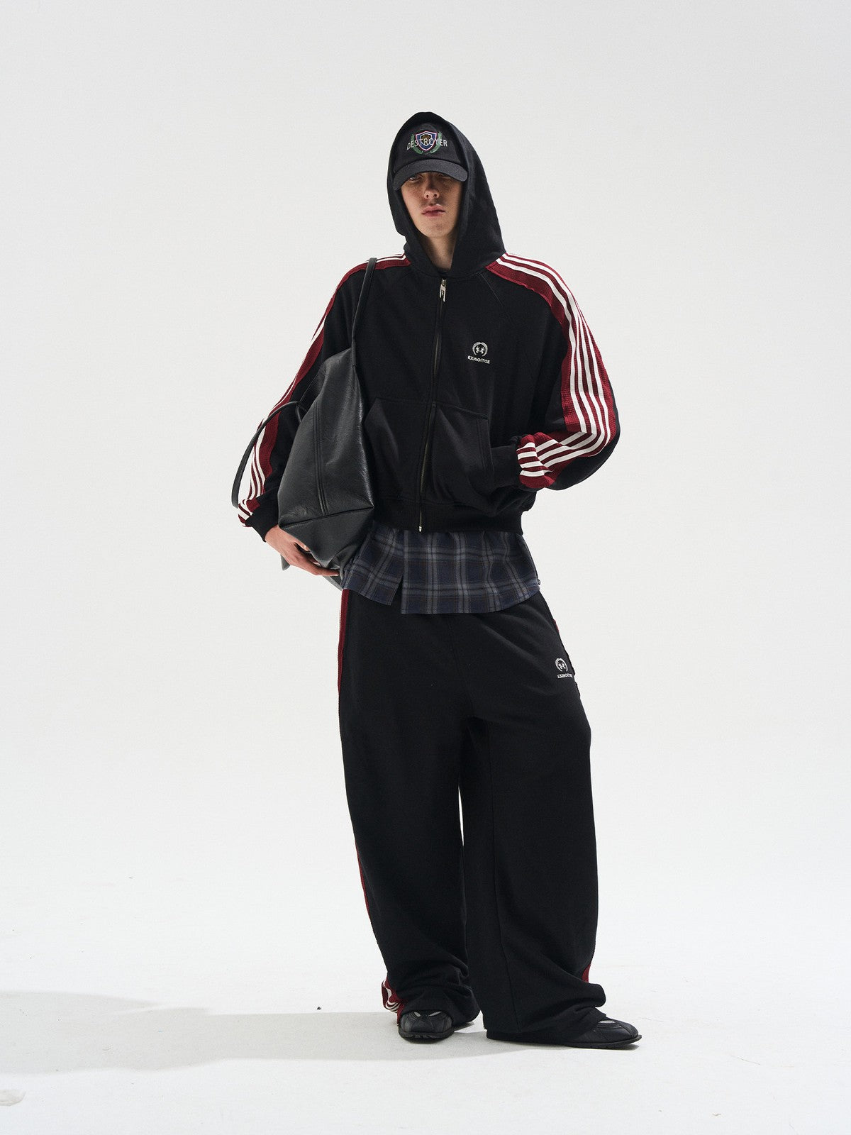 BLINDNOPLAN Contrast Tape Zip Up Hoodie in Black - On Male Model