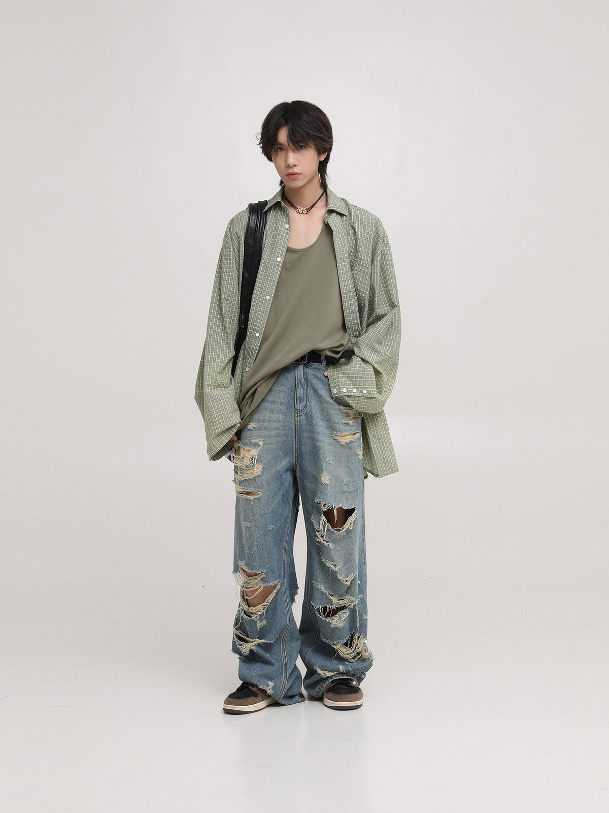 MASONPRINCE High Waisted Distressed Straight Leg Jeans in Blue - On Male Model