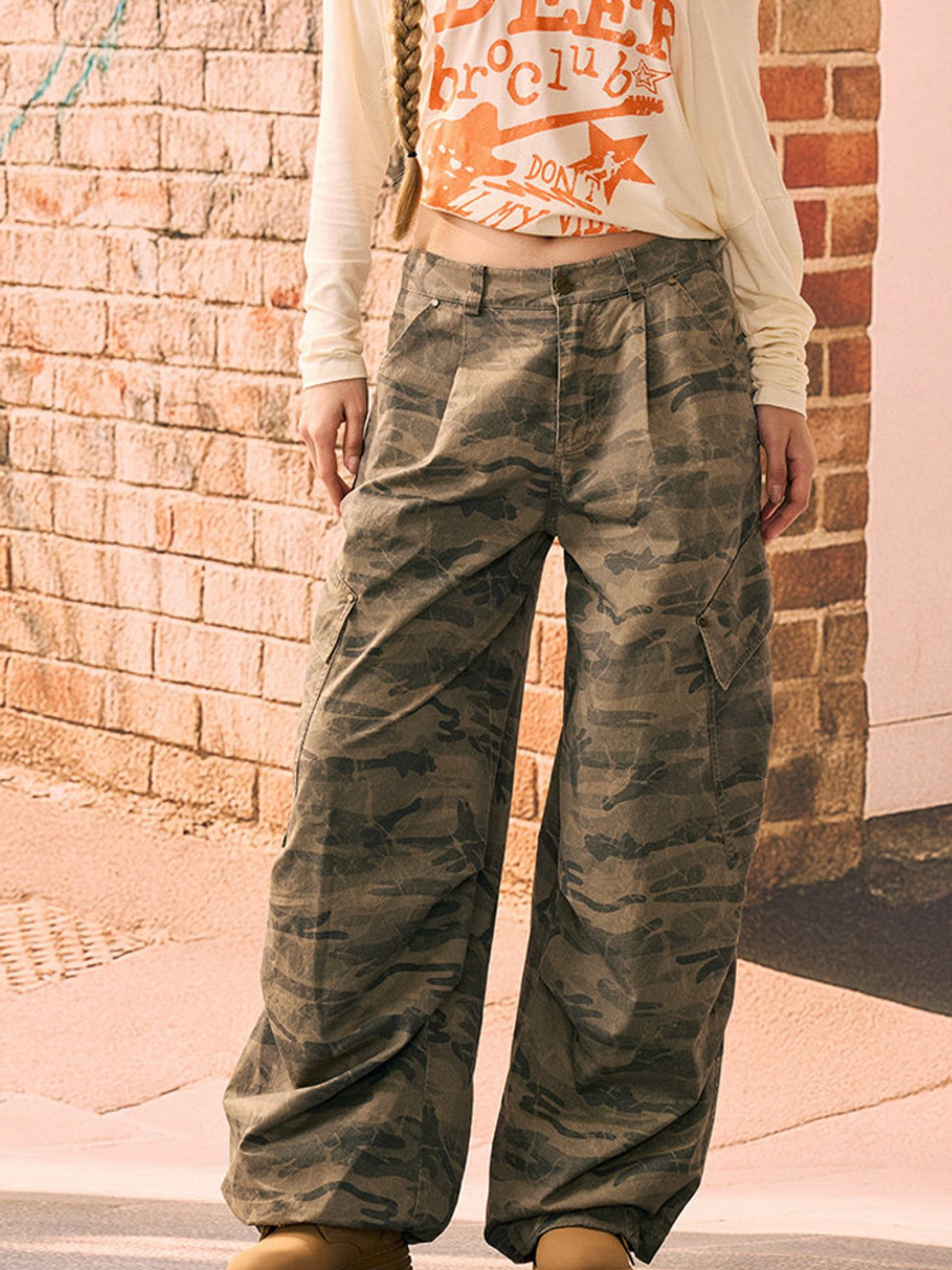 BEERBRO Camo Wide Leg Cargo Pants in Olive - On Female Model