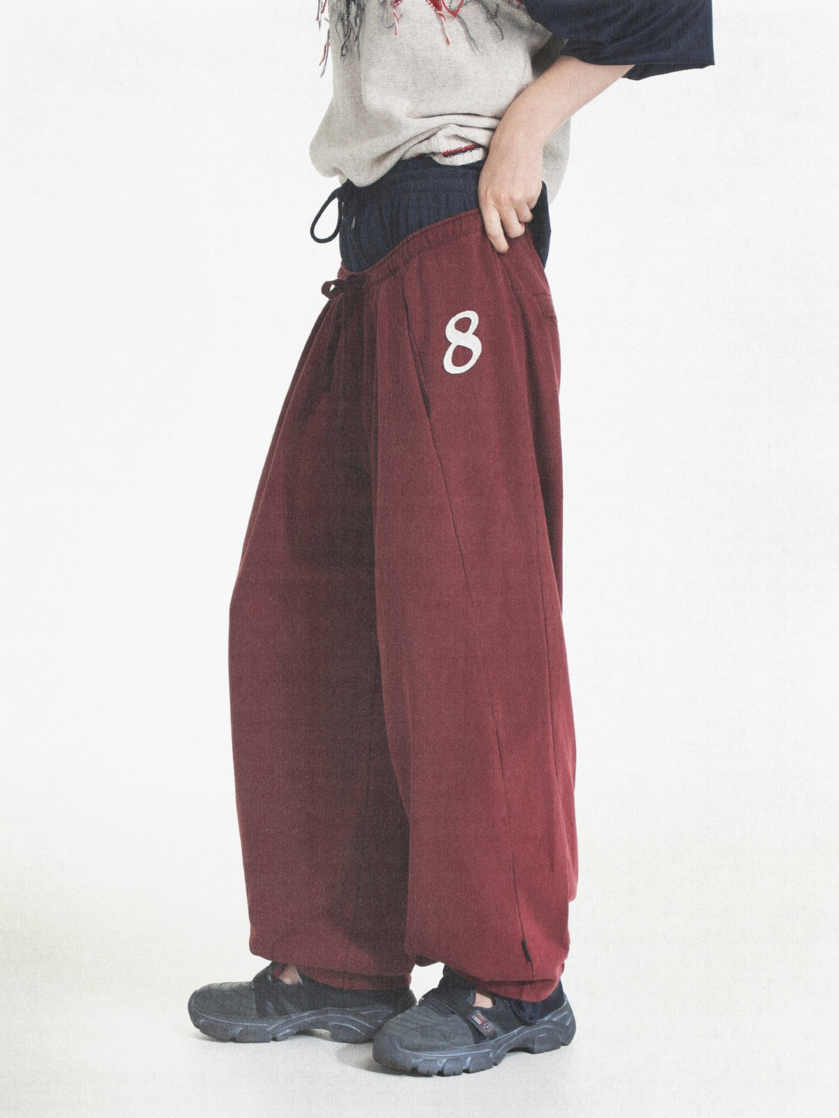 MASONPRINCE Wide Leg Inverted Pleat Sweatpants in Burgundy - On Model