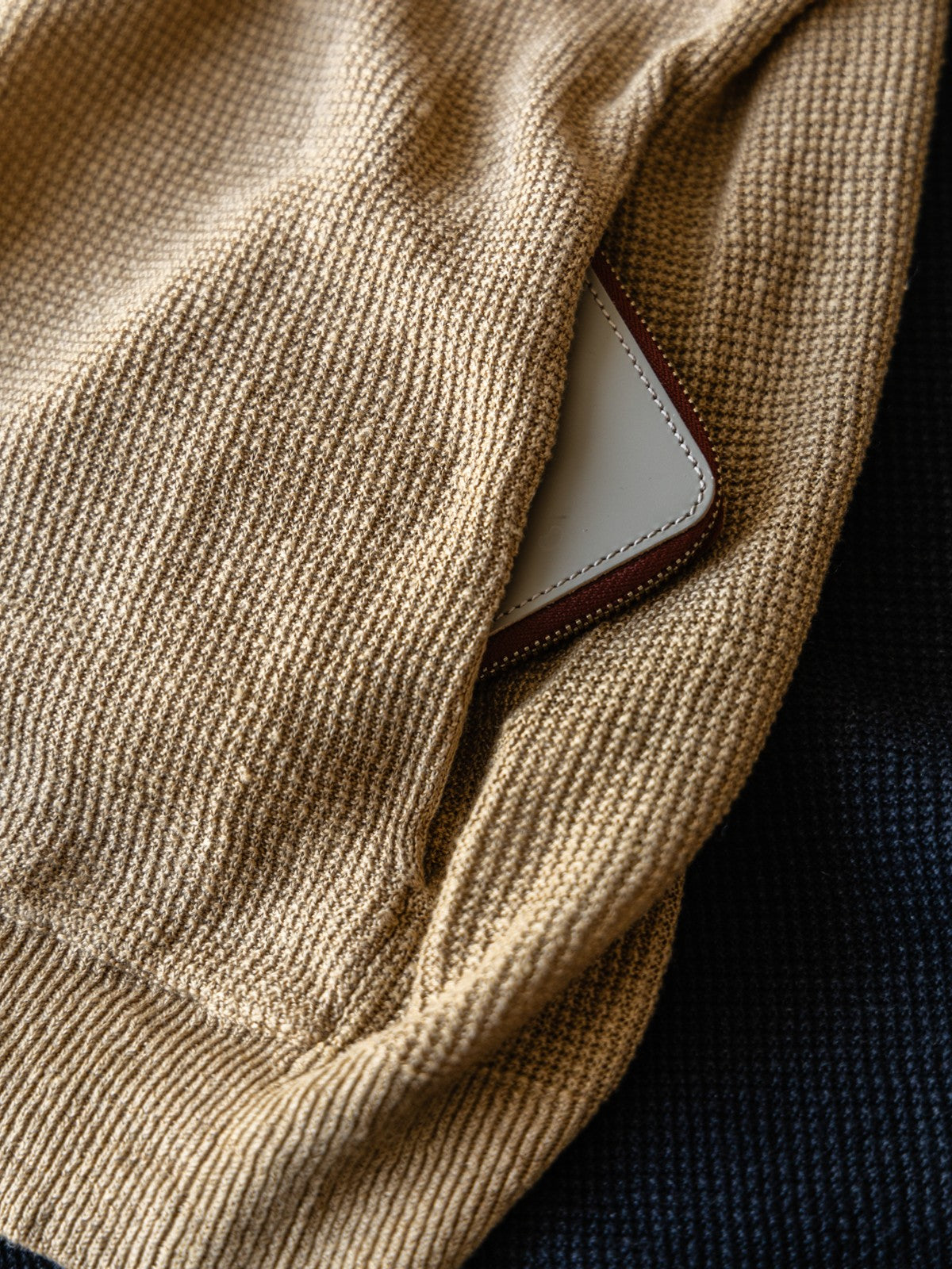 SOD Contrast Collar Linen Knit Sweater in Beige - Detail