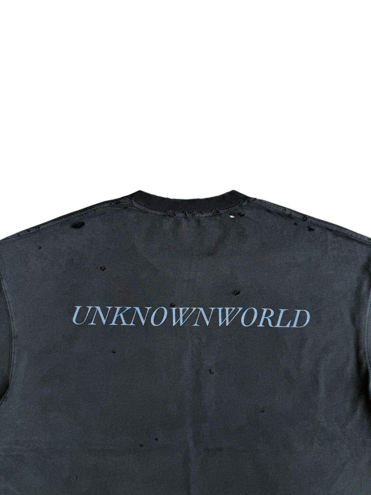 UNKNOWNWORLD Distressed Metallic Scorpio Tee in Black - Detail