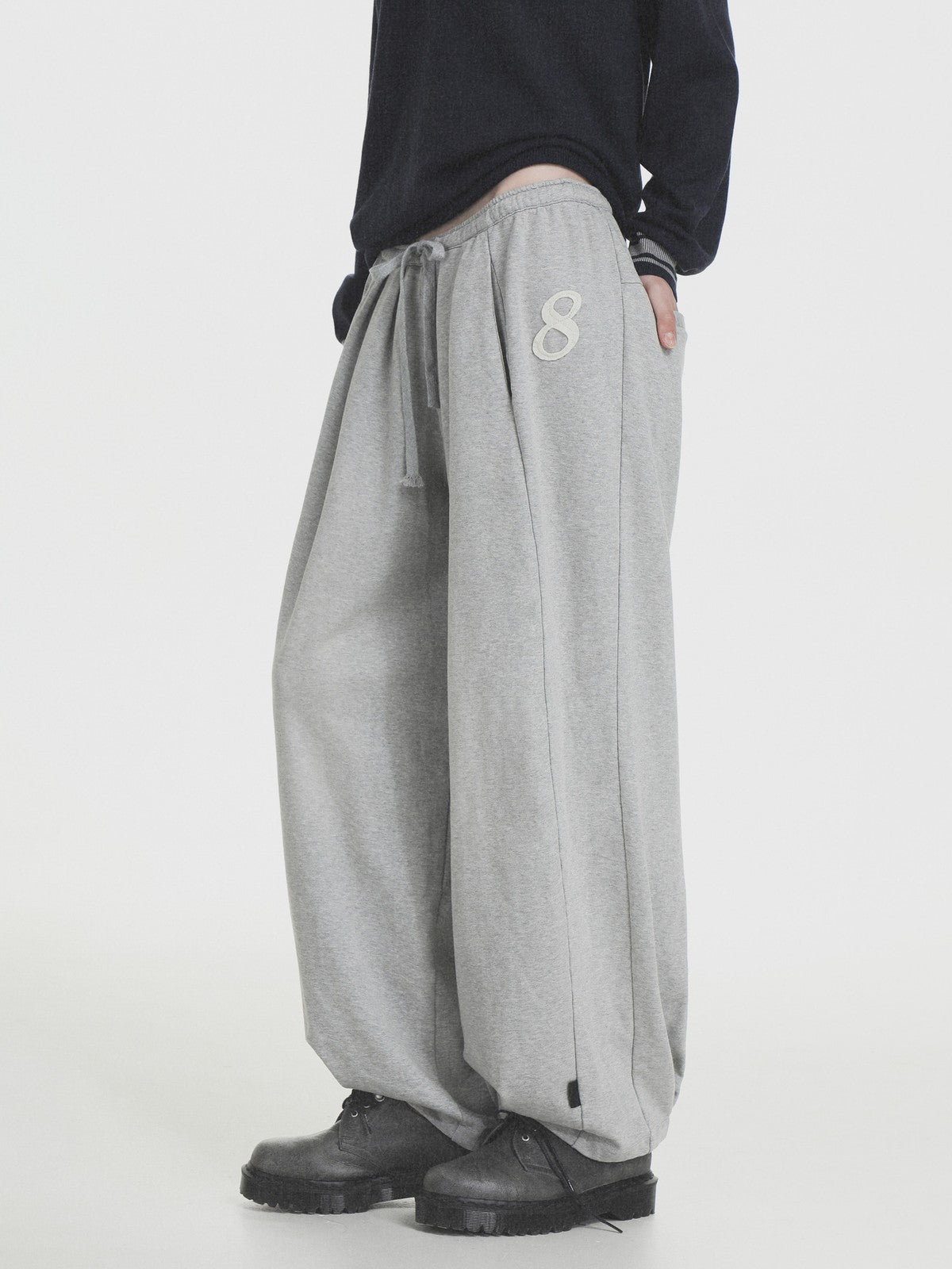 MASONPRINCE Wide Leg Inverted Pleat Sweatpants in Gray - On Model