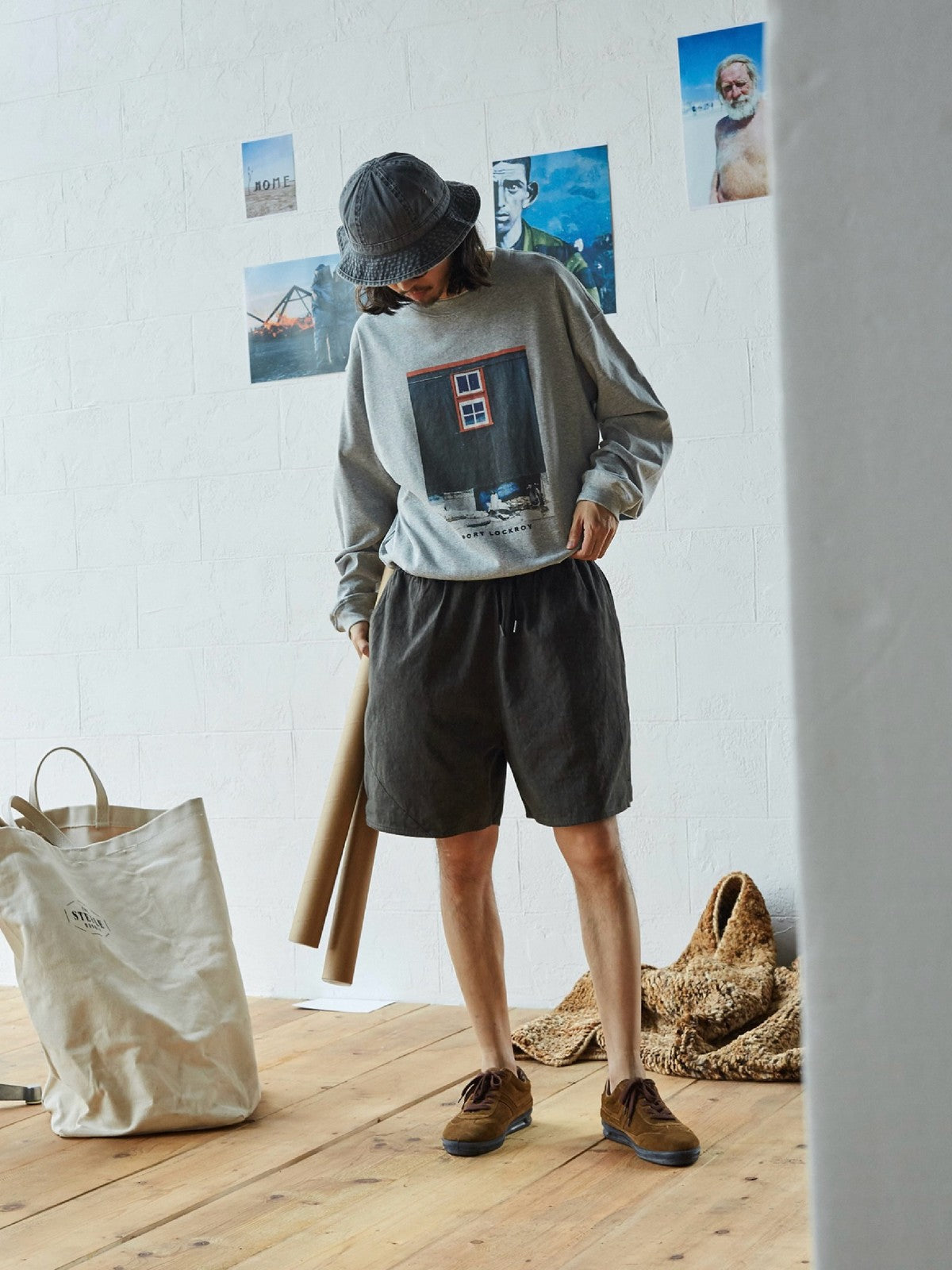 USAGE Air Spun Cotton Graphic T Shirt in Gray - On Male Model