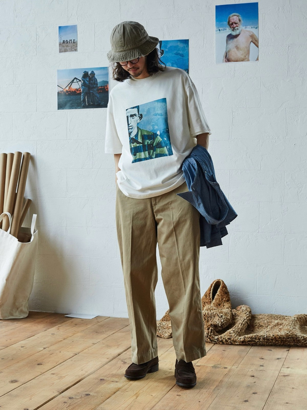 USAGE Air Spun Cotton Graphic T Shirt in White - On Male Model