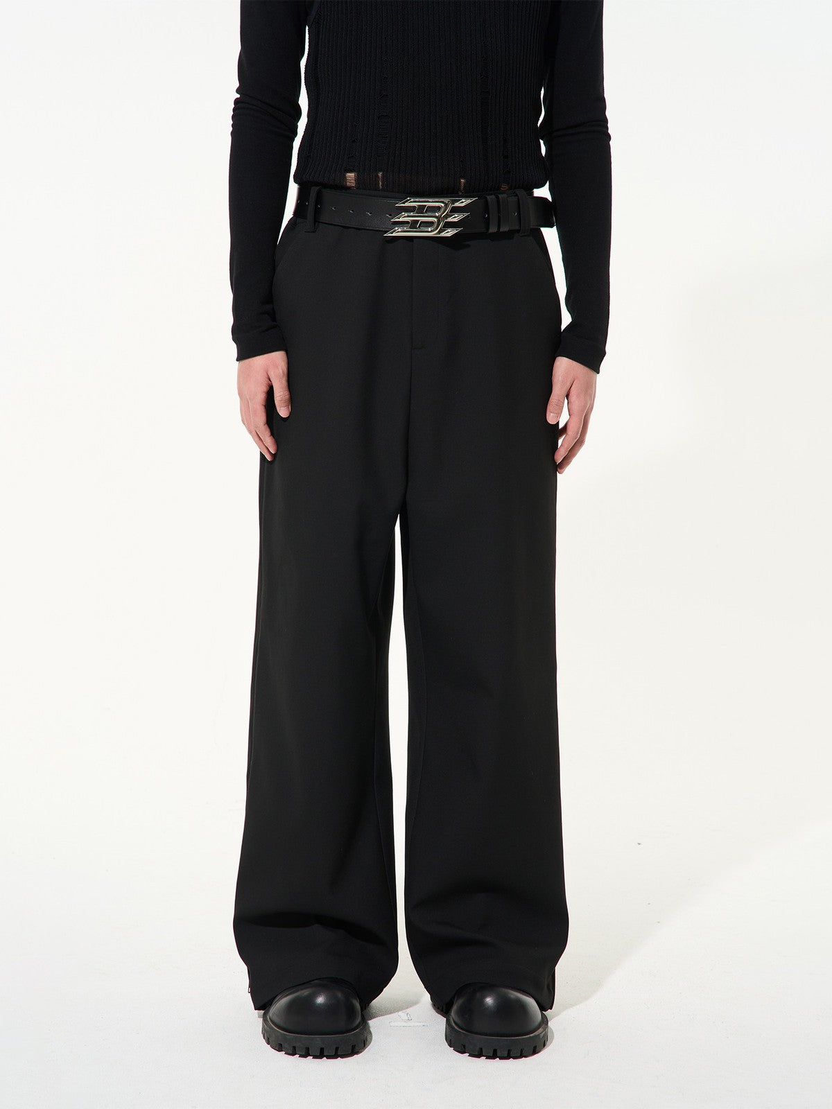 BLINDNOPLAN Side Zip Adjustable Wide Leg Trousers in Black - On Model